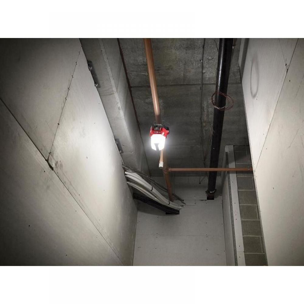 MILWAUKEE รุ่น M18 TAL-501 ไฟส่องพื้นที่ 360 องศา และส่องแสงกระจาย 90 องศาแรงดัน 18 โวลท์ พร้อมแท่นชาร์จและแบต 5.0AH x 1 ก้อน