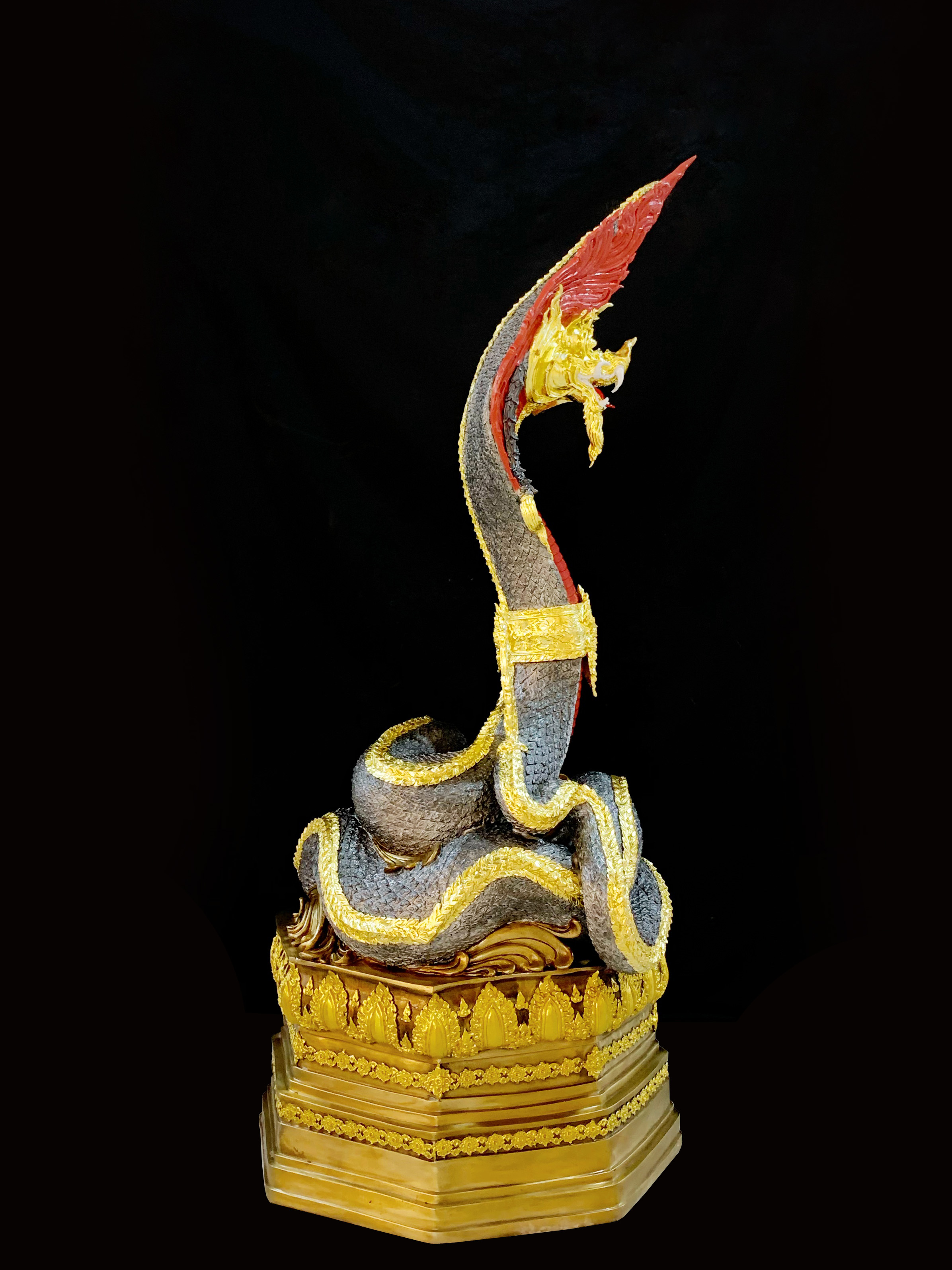 พญานาค สูง 159 cm.