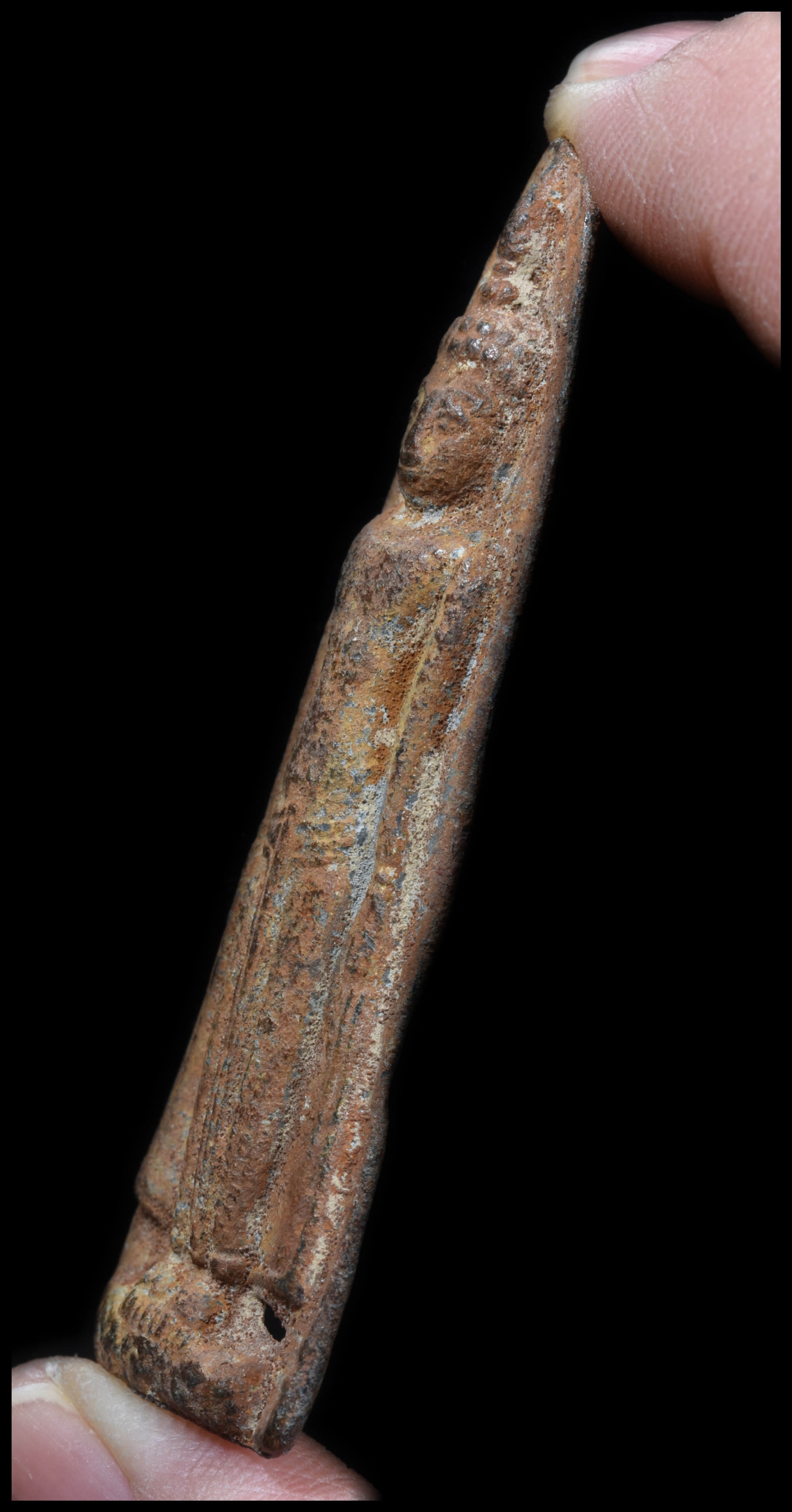 พระยืนปางเปิดโลก เนื้อชินตะกั่วสนิมเเดง