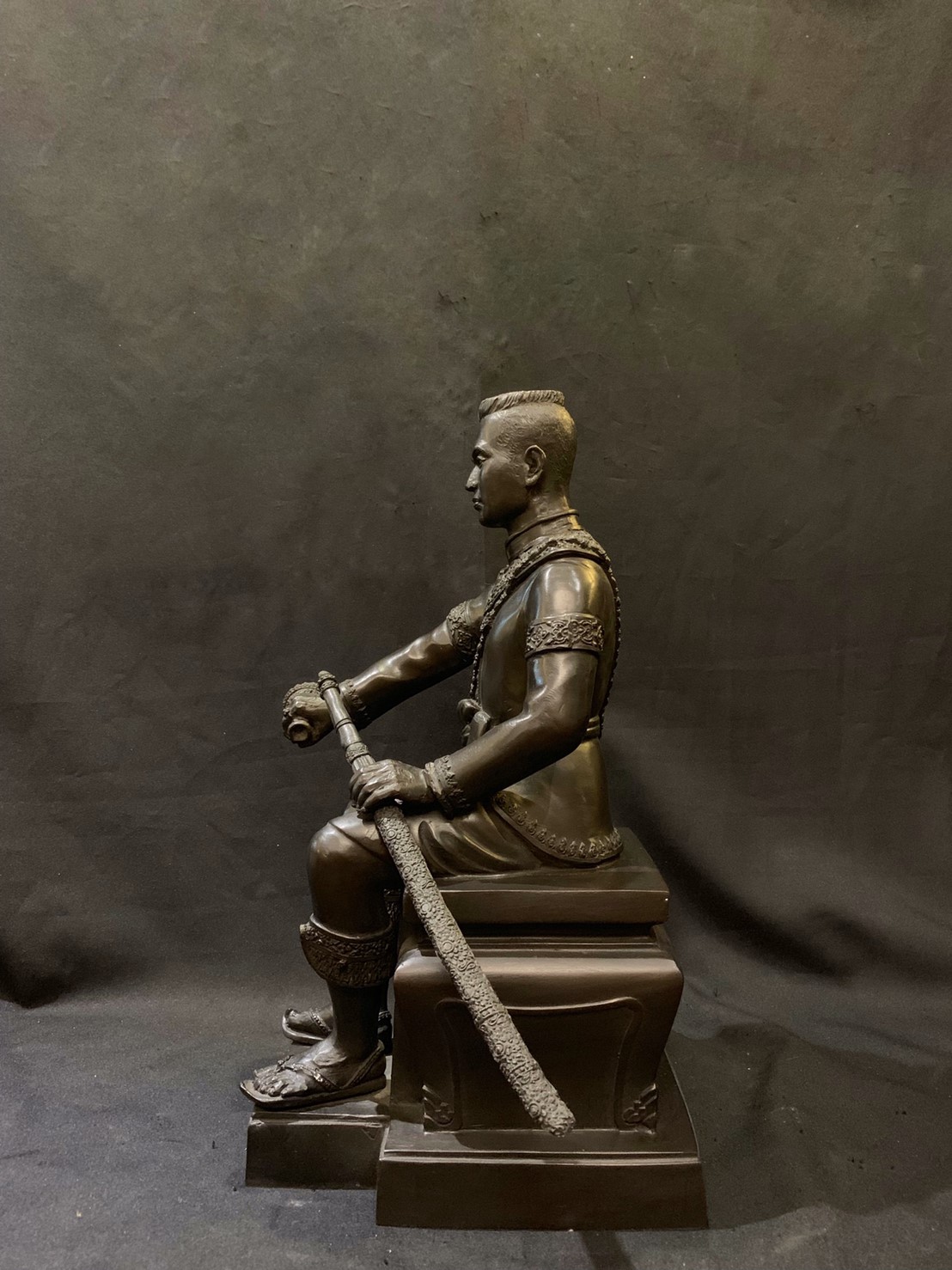 พระนเรศวรมหาราช นั่งบัลลังก์ หลั่งทักษิโณทก หน้าตัก 9 นิ้ว