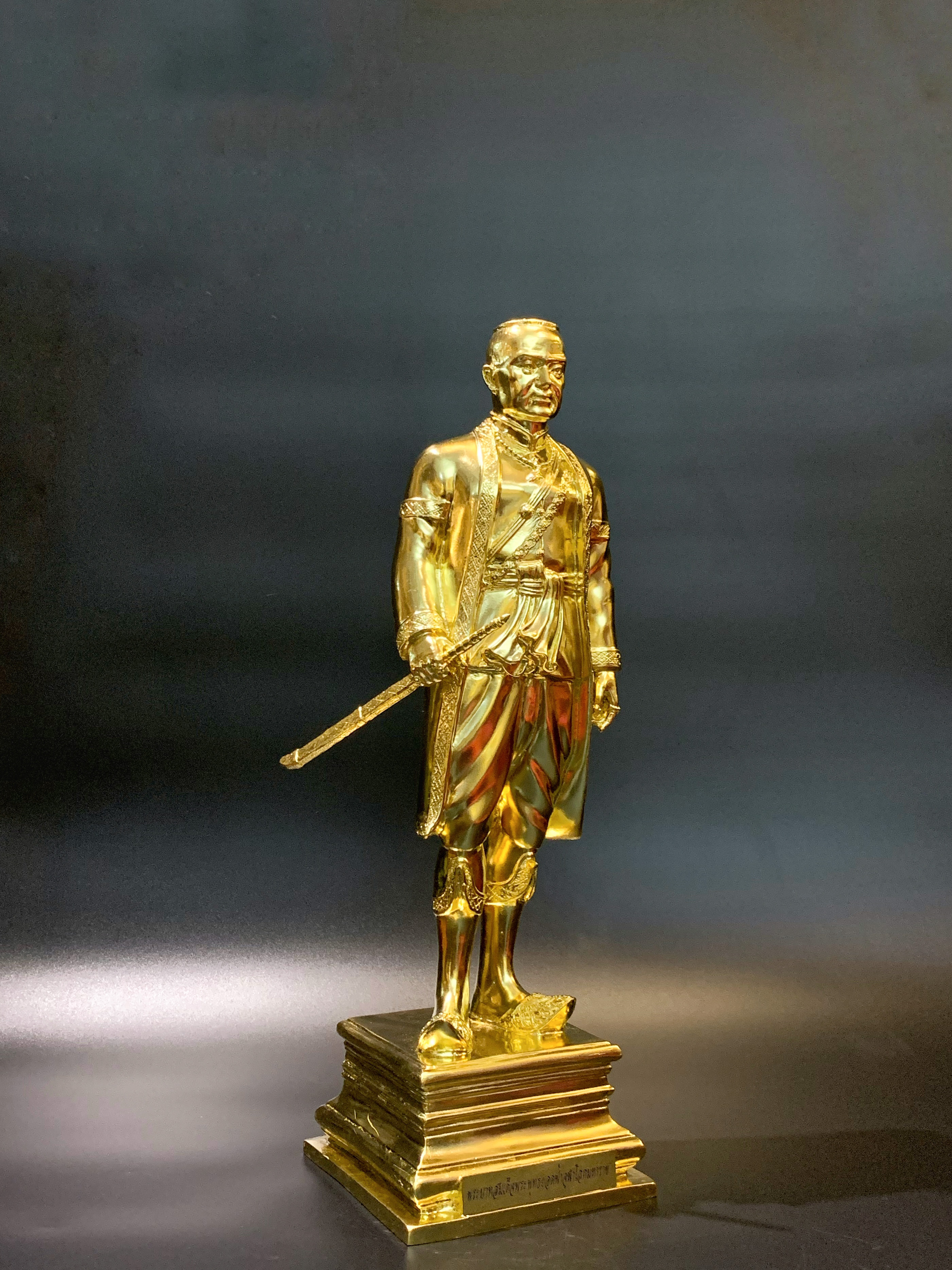 รัชกาลที่ 1 หน้าตัก 9 นิ้ว