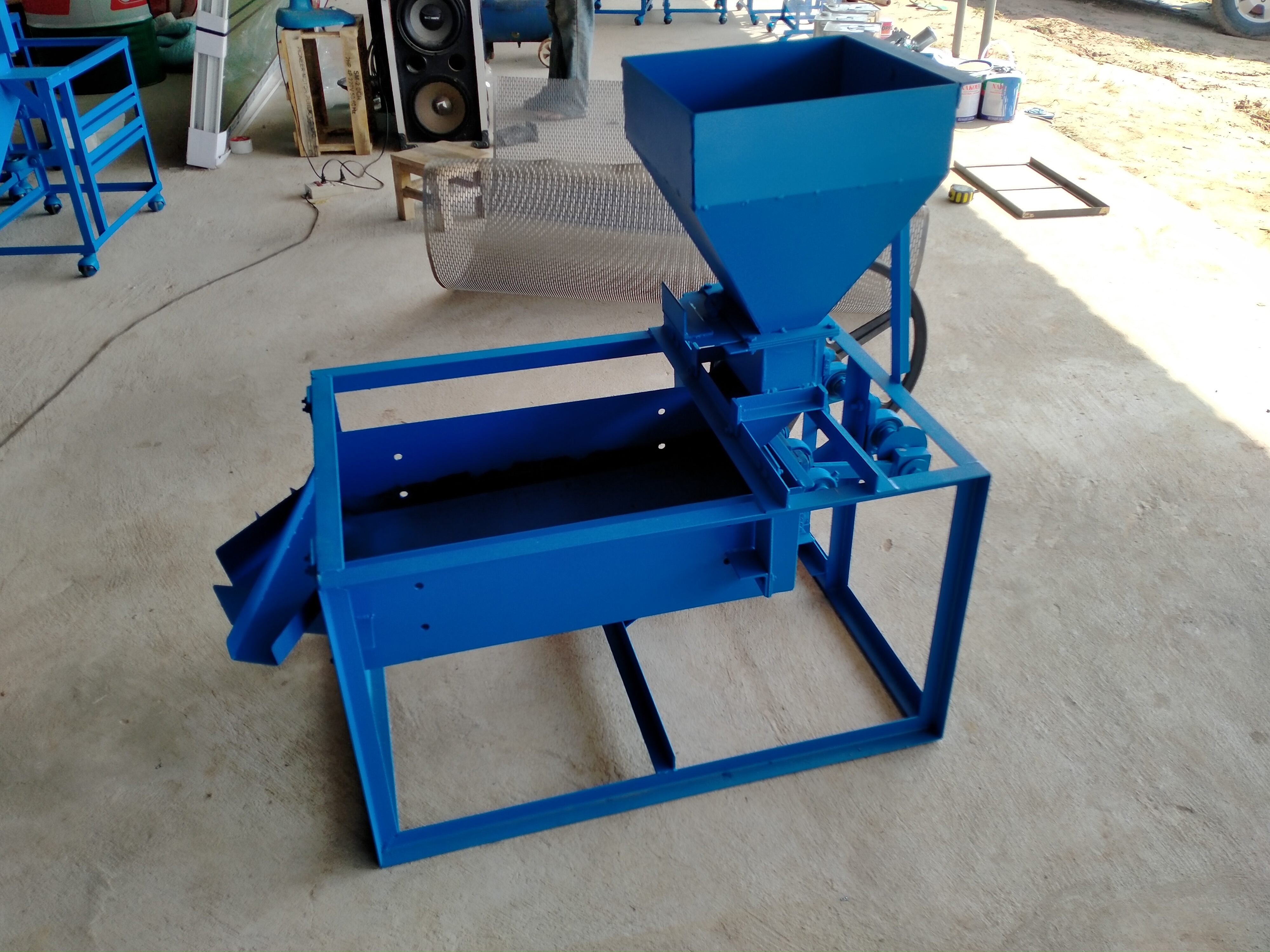 เครื่องร่อนข้าวเปลือกรุ่นใหม่ล่าสุด เครื่องเปล่า8000บาท
