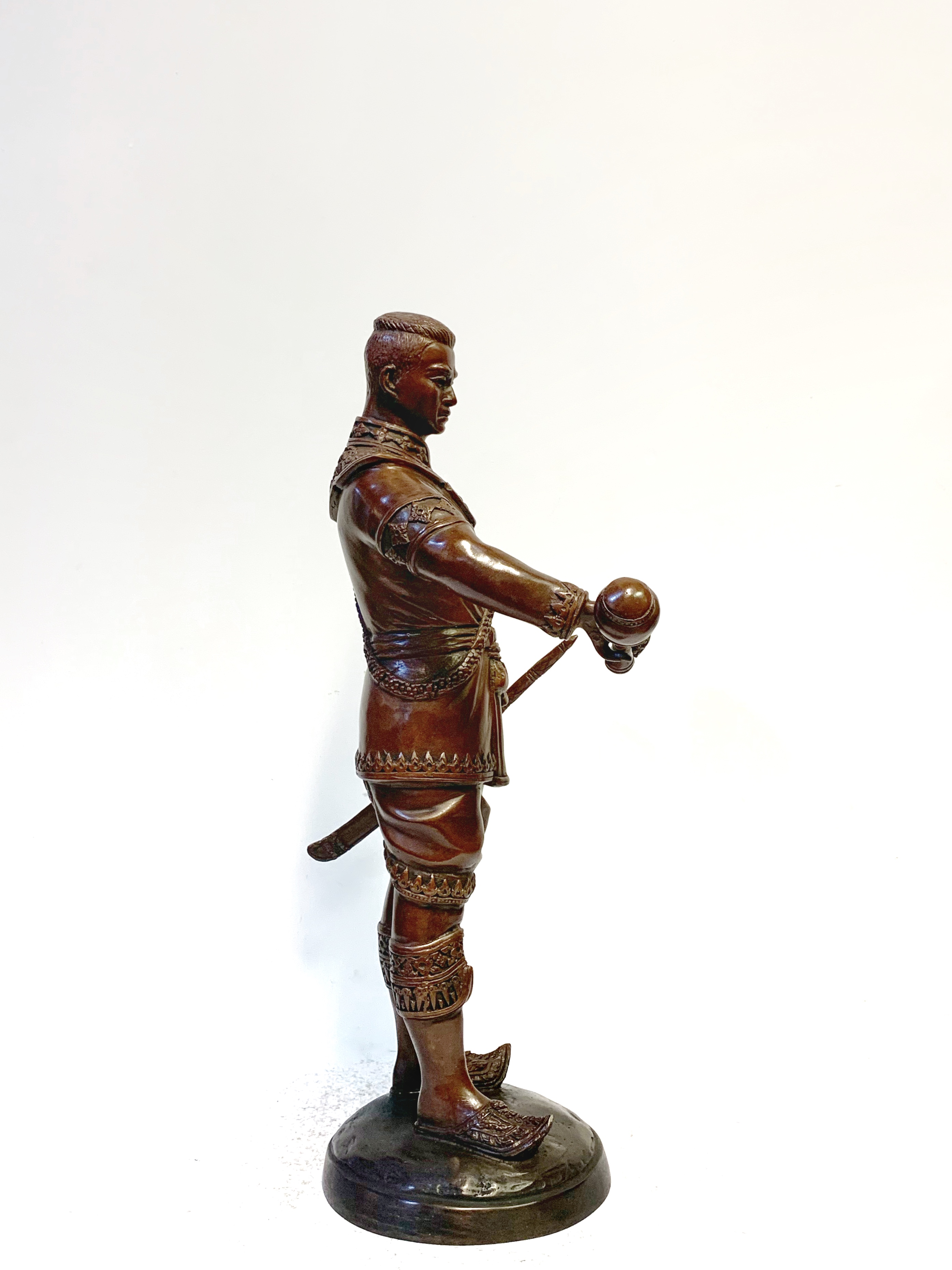 สมเด็จพระนเรศวรมหาราช ยืนหลั่งทักษิโณทก หน้าตัก 9 นิ้ว