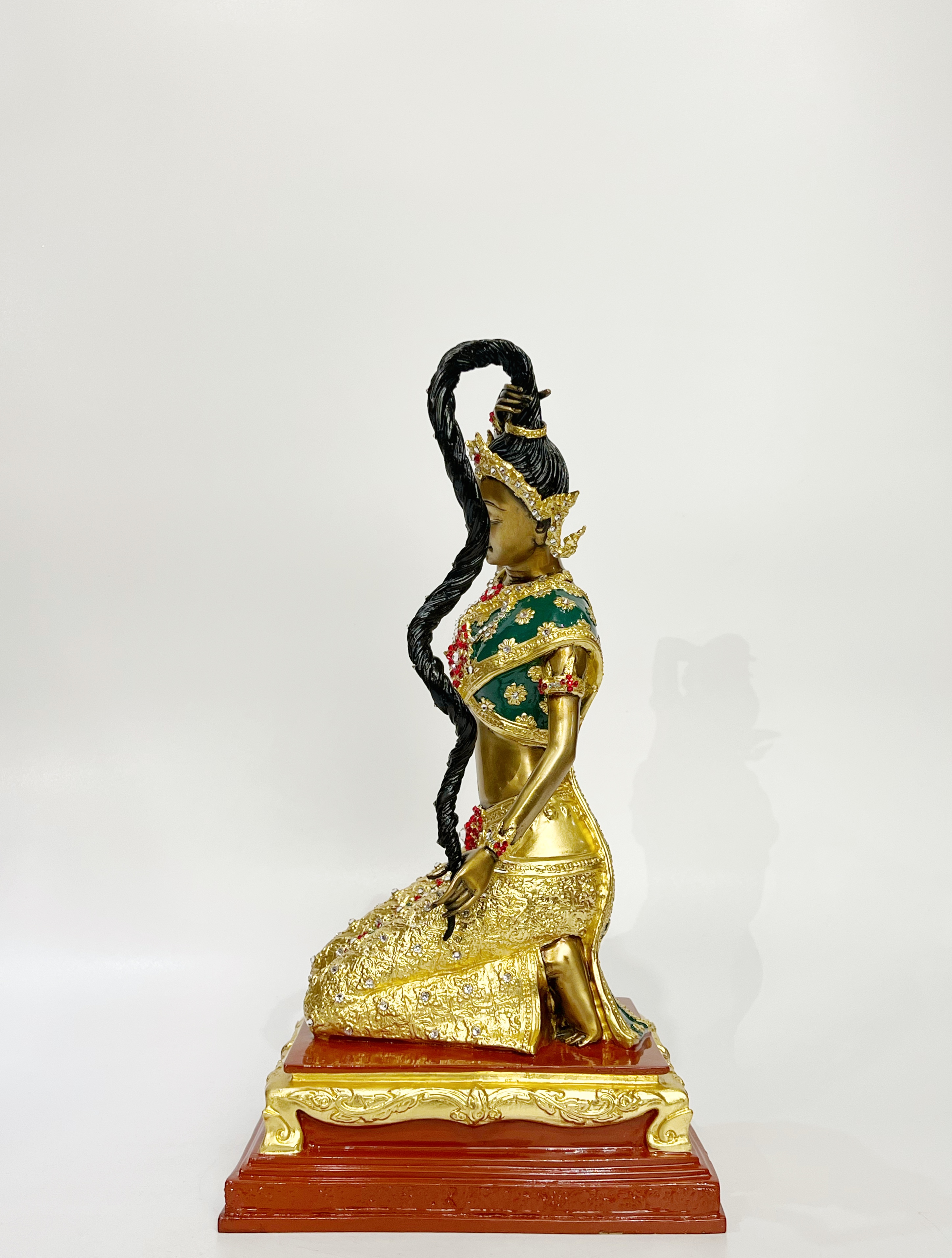 พระแม่ธรณีบีบมวยผม หน้าตัก 9 นิ้ว