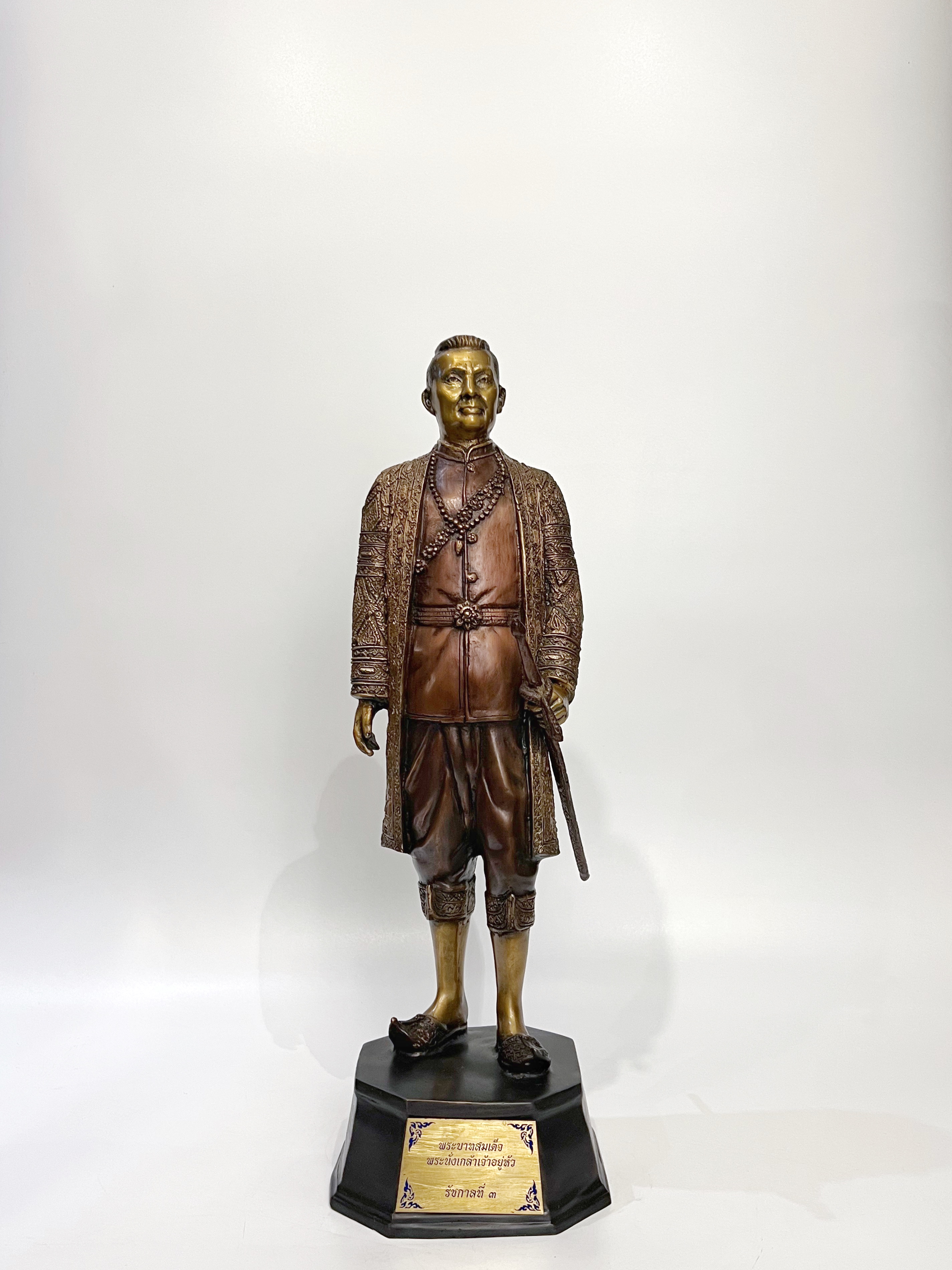 ประติมากรรมชุด 9 รัชกาล หน้าตัก 9 นิ้ว