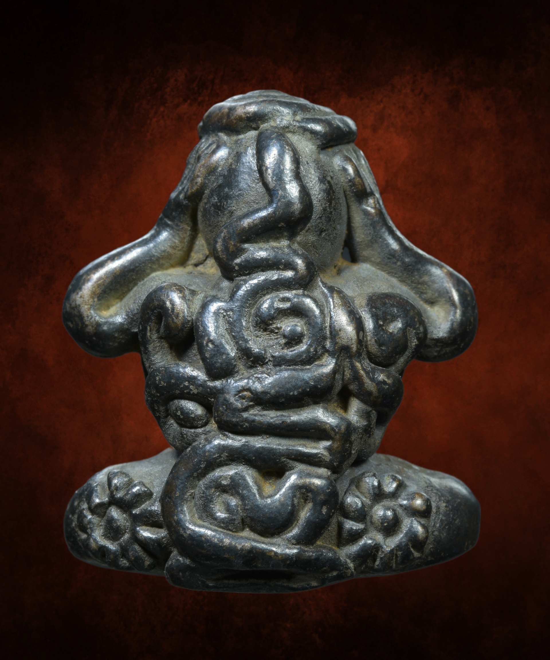 พระปิดตาเนื้อสำริดเก่า หลังยันต์