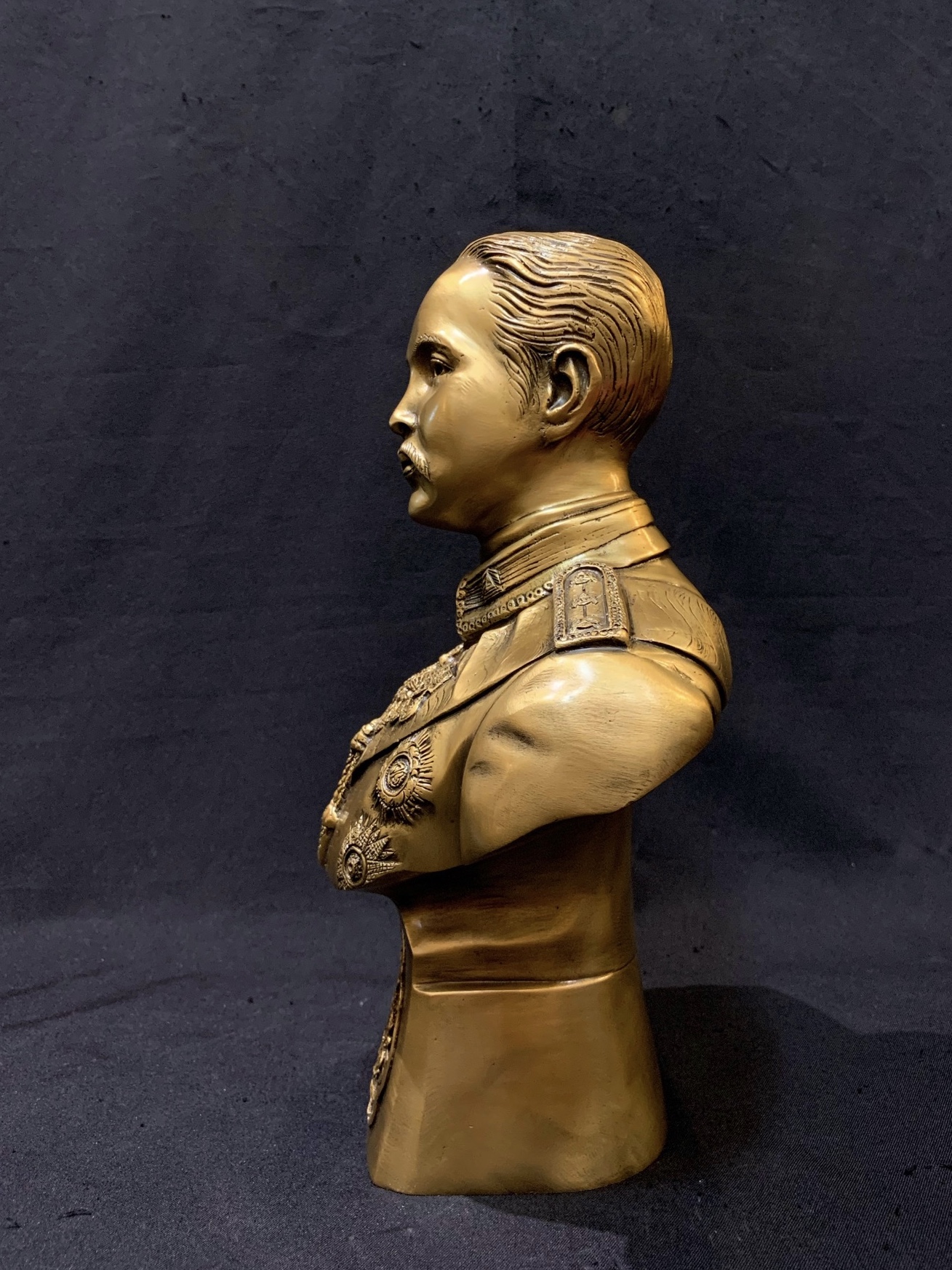 รัชกาลที่ 5 ครึ่งพระองค์ (ตราแผ่นดิน)