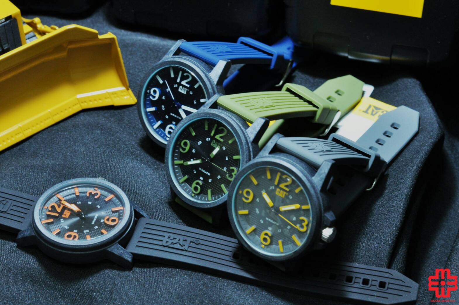 CAT Watches LF.111.23.133 Groovy Black / Military Green Caterpillar watches