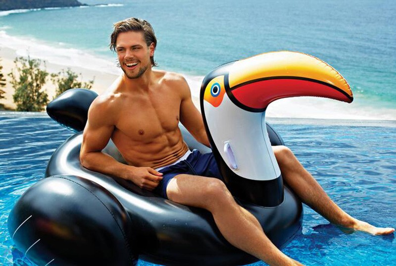 ห่วงยางทูแคนเงือก สีดำ Inflatable Giant Black Toucan Float