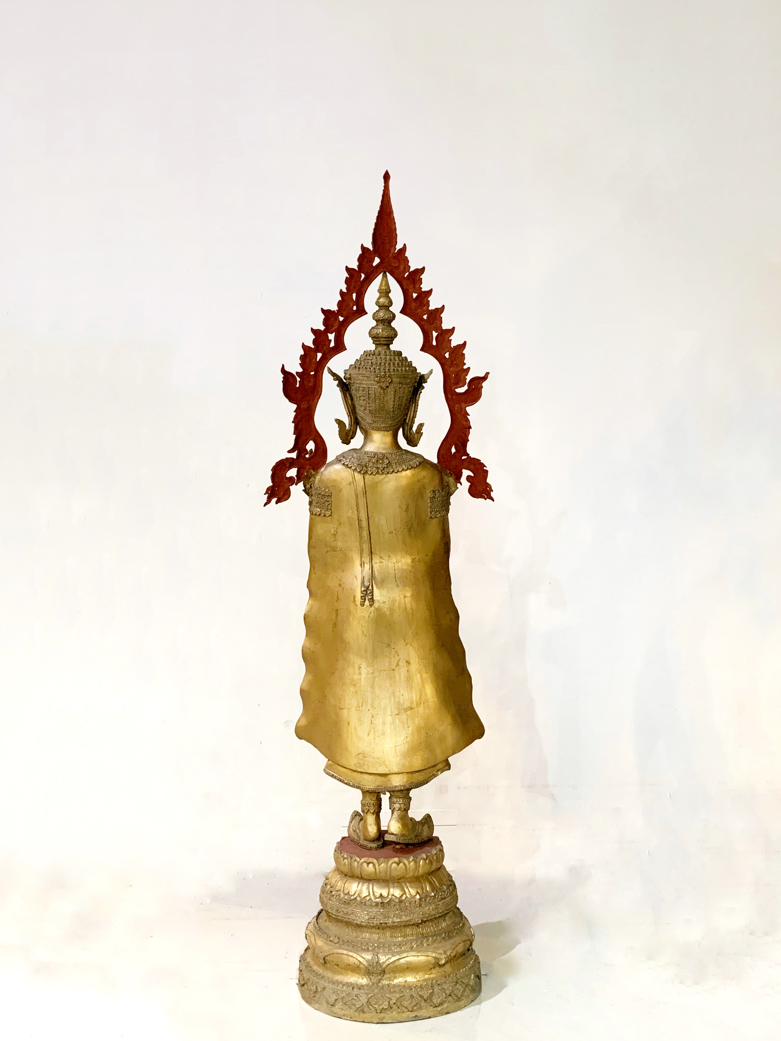 พระพุทธมหาจักรพรรดิ สูง 52 นิ้ว