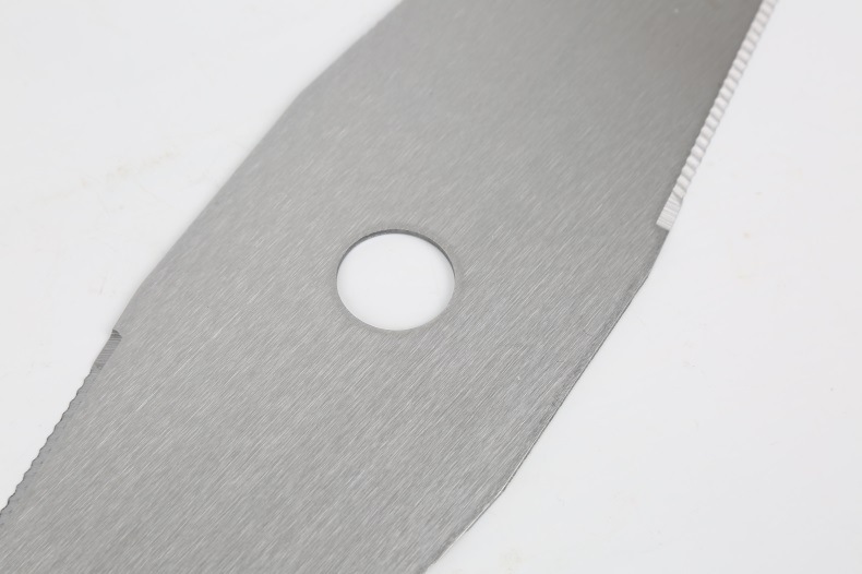 ใบมีดตัดหญ้าฟันเลื่อย ทรงมะละกอ 14 นิ้ว