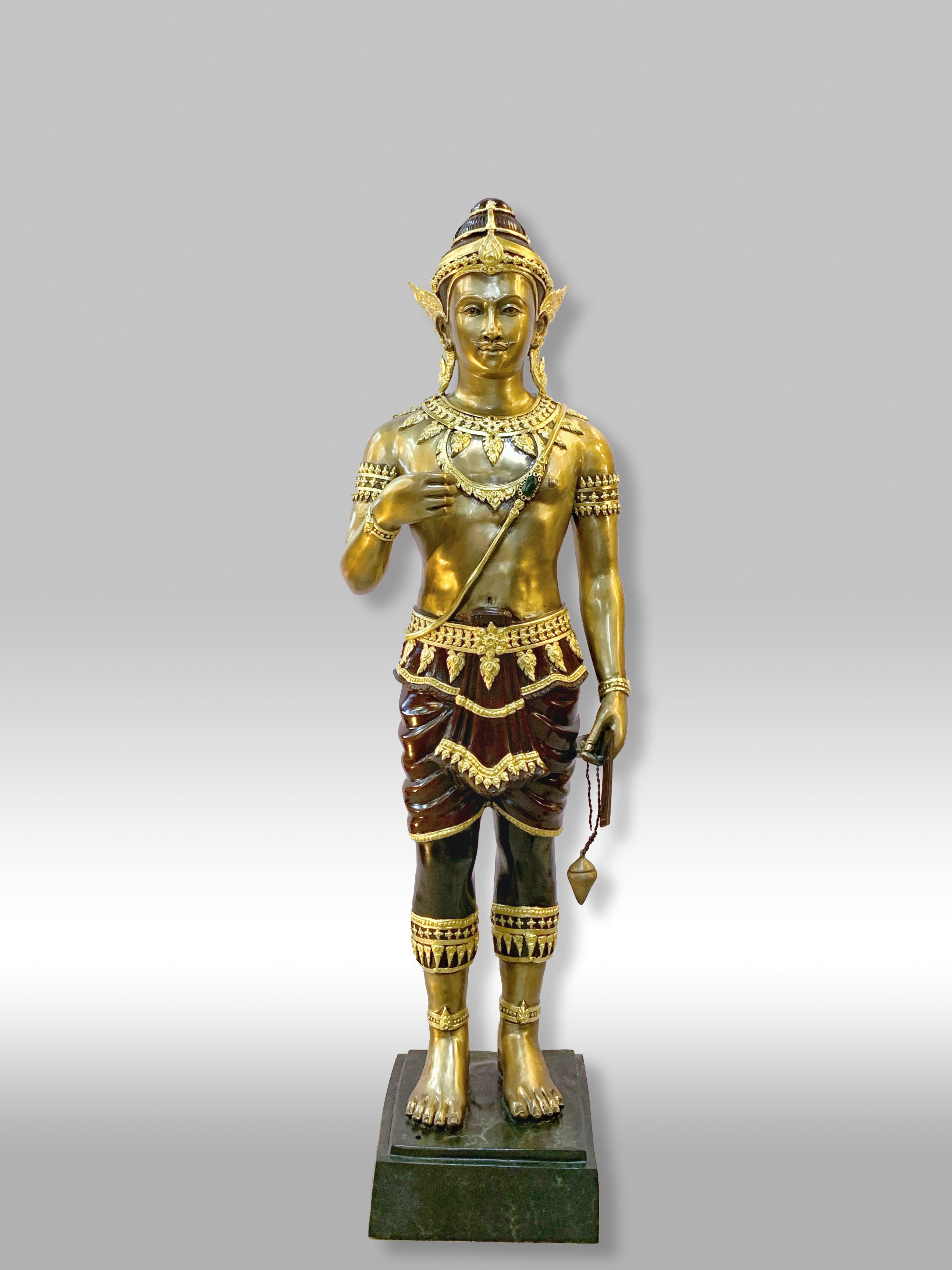 พระวิษณุกรรม หน้าตัก 16 นิ้ว (ถือไม้หลา)