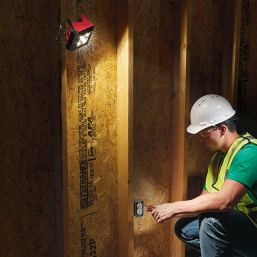 MILWAUKEE รุ่น M12 AL-201 ไฟส่องสว่างพื้นที่ไร้สาย 12 โวลท์ พร้อมฐานแม่เหล็กรวมเครื่องชาร์จและแบต 2.0AH x 1 ก้อน