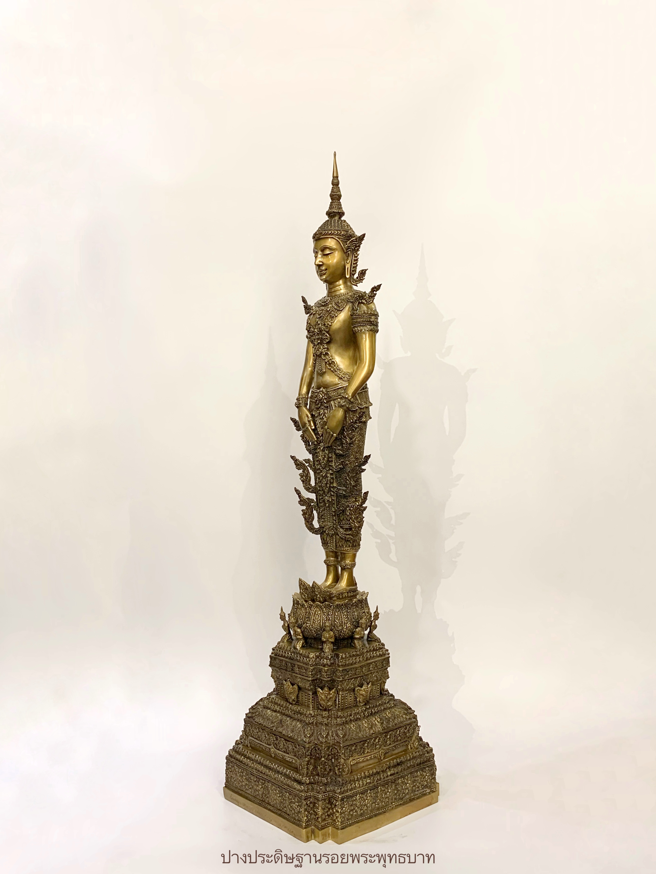 พระพุทธรูป ทรงเครื่องจักพรรดิ์ หน้าตัก 9 นิ้ว (ครบทั้ง 13 ปาง)