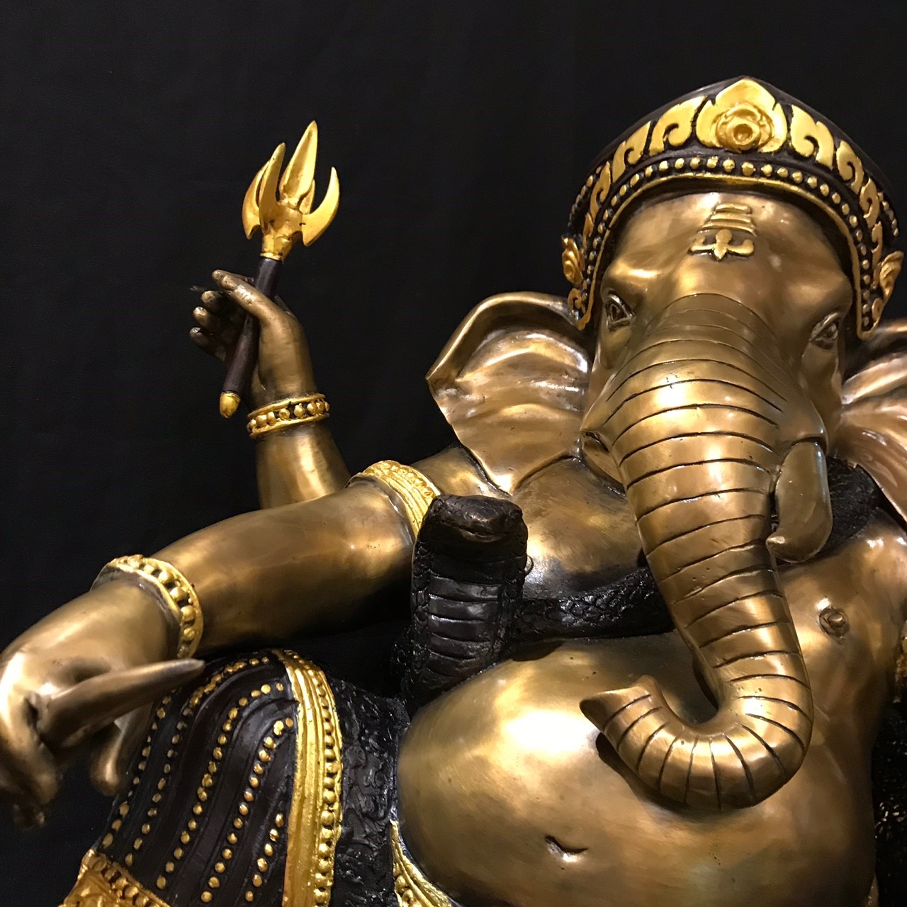 พระพิฆเนศ ปางเสวยสุข หน้าตัก 18 นิ้ว