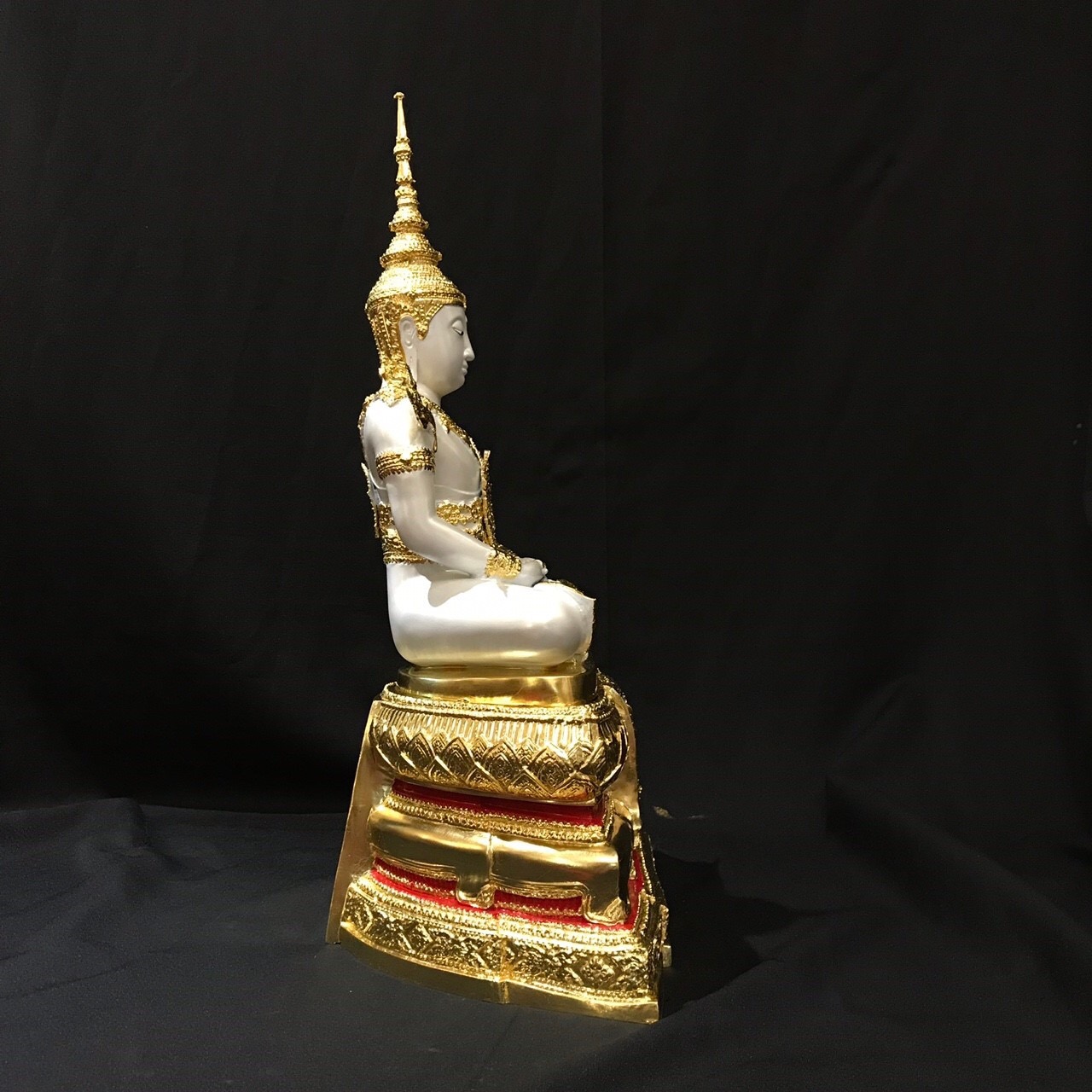 พระแก้วมรกต ทรงเครื่องฤดูร้อน หน้าตัก 9 นิ้ว