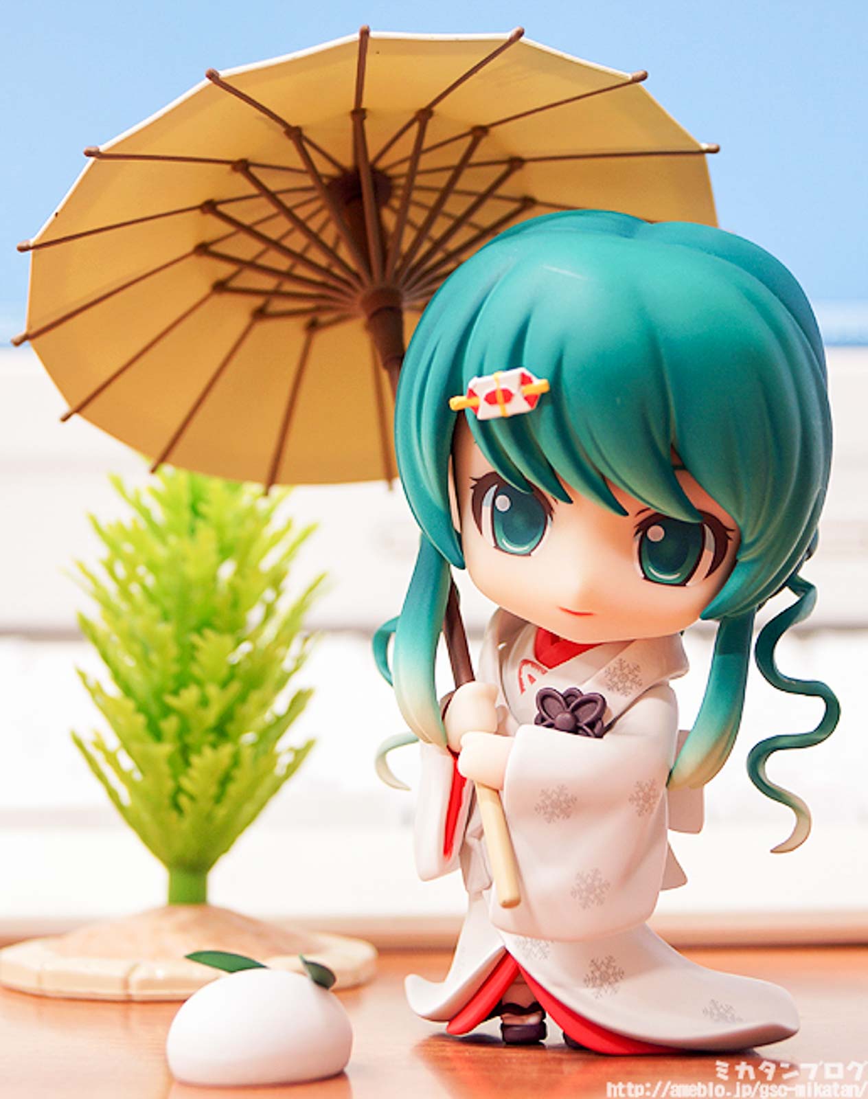 [In-Stock] Snow Miku Strawberry White Kimono Ver. - Nendoroid #303 (Good Smile Company)