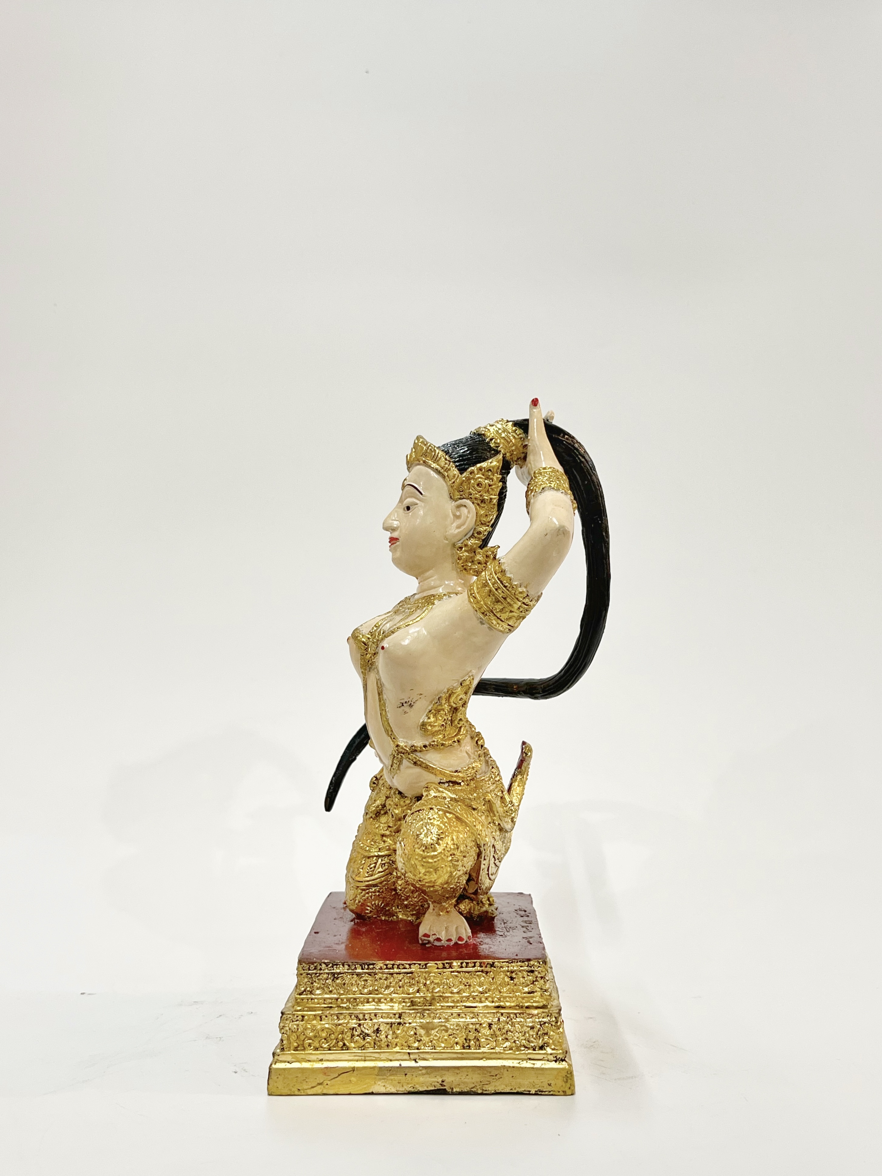 พระแม่ธรณีบีบมวยผม สูง 9 นิ้ว หมายเลข 9