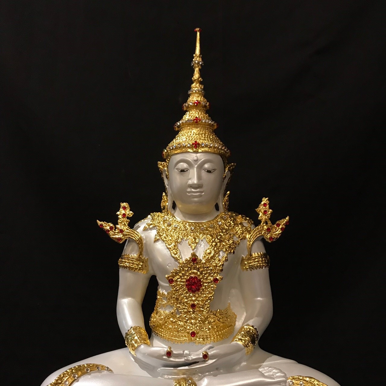 พระแก้วมรกต ทรงเครื่องฤดูร้อน หน้าตัก 9 นิ้ว