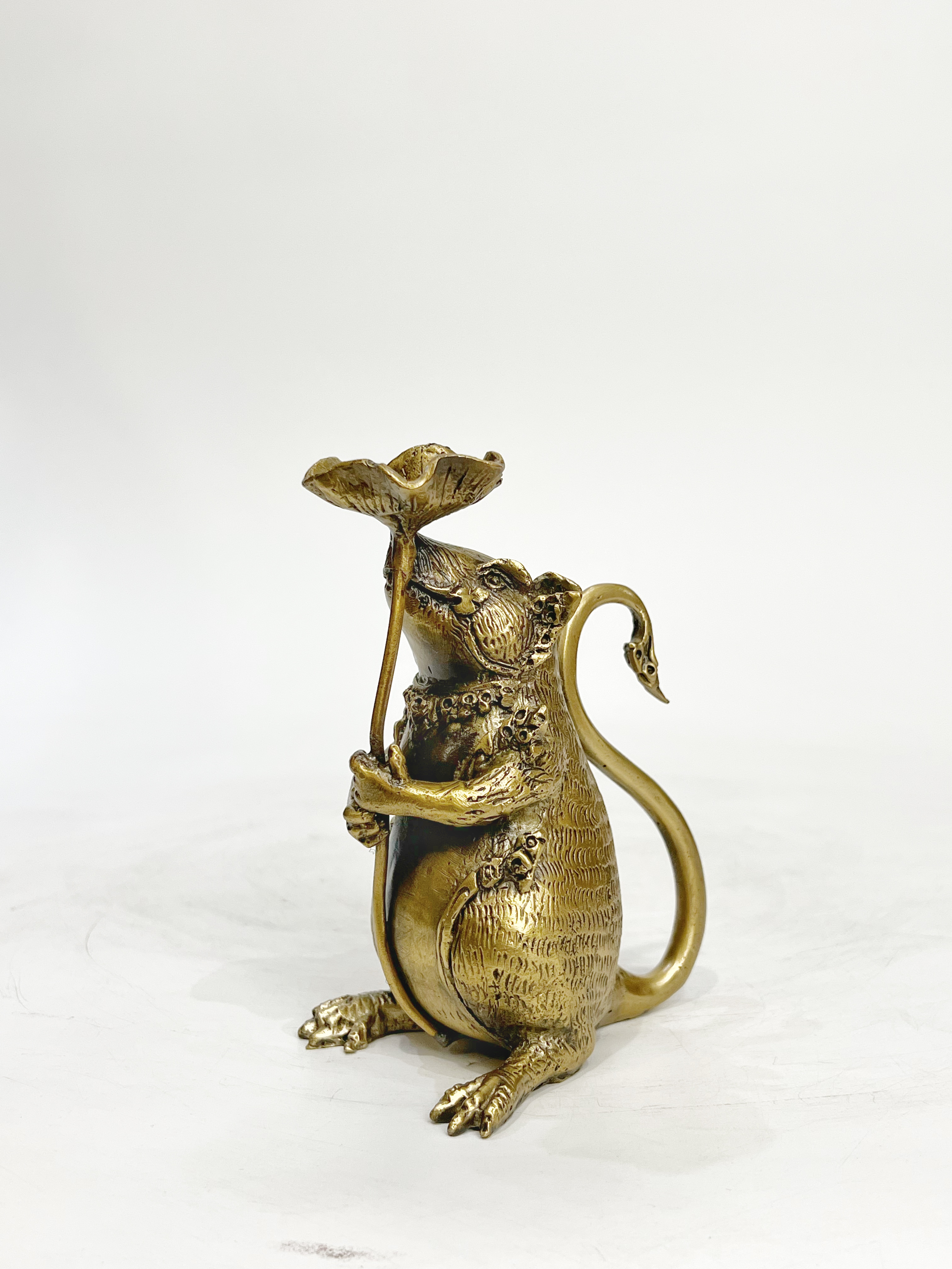 ชุด : หนูมุสิกะ (ถือขนม 2+วางกำยาน 1)