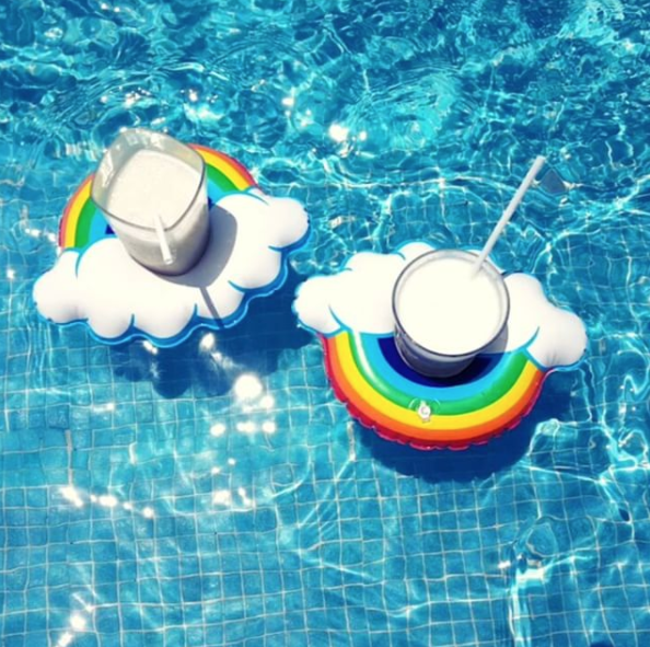 ที่วางแก้วเป่าลม ก้อนเมฆสายรุ้ง Inflatable lovely Rainbow Holder