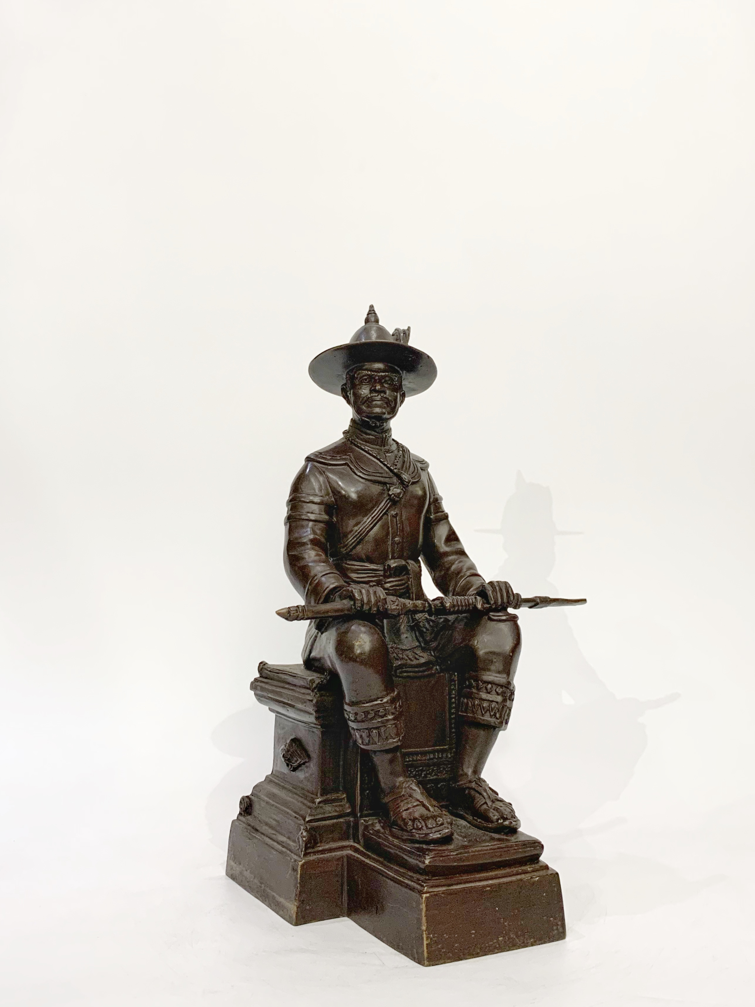 พระเจ้าตากสินมหาราช นั่งบัลลังก์ หน้าตัก 7 นิ้ว