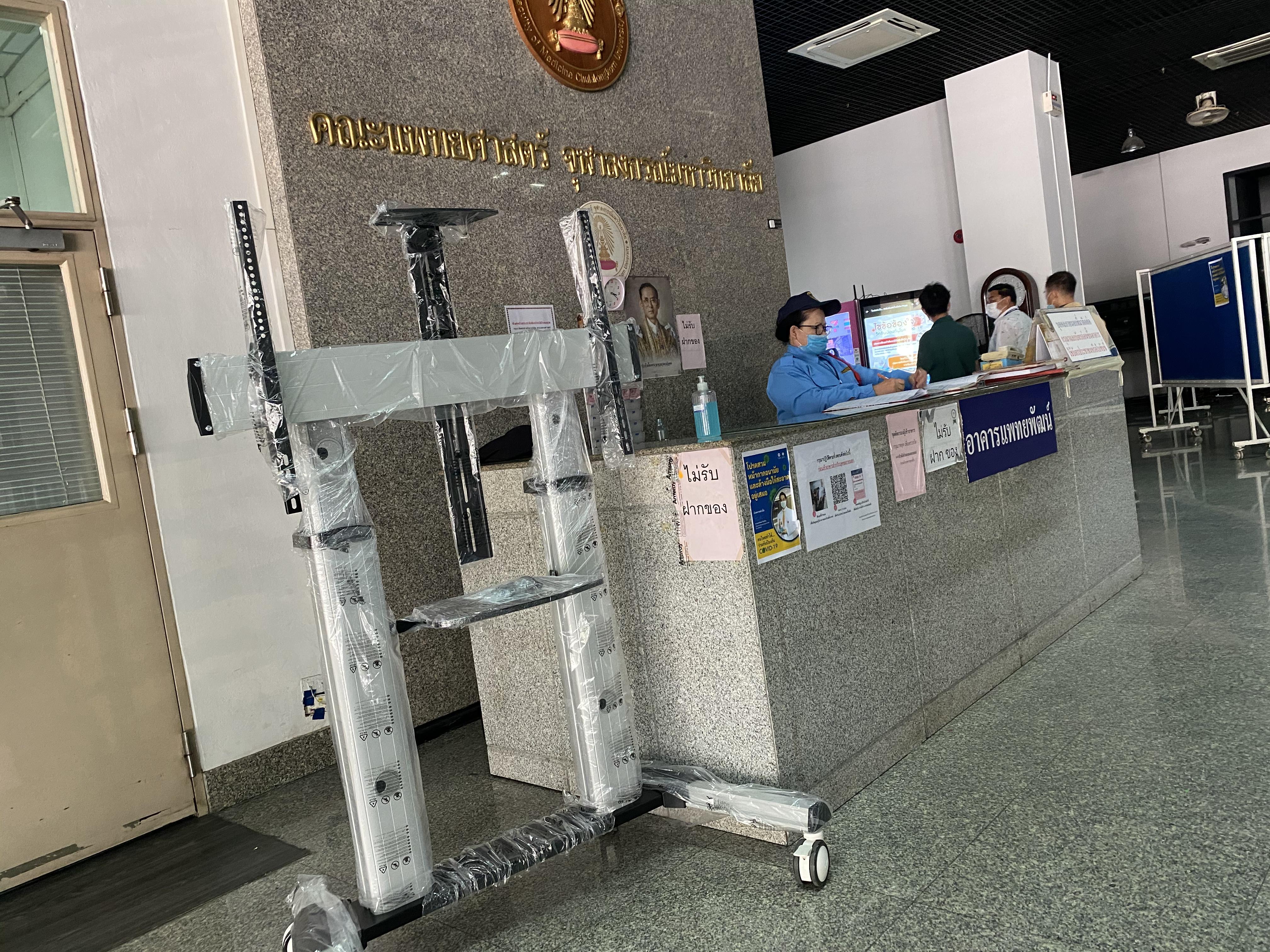 JMTVSTAND MT-F8200 ขาตั้งพื้นทีวีมีล้อเลื่อน(TV Stand) วัสดุ Aluminium อลูมิเนียม แบบล้อเลื่อนปรับสูง/ต่ำได้ 55"-98" นิ้ว{รับประกันสินค้า 3 ปี}0964746498