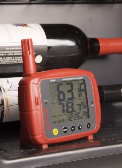 AMPROBE รุ่น TR300 เครื่องบันทึกค่าอุณหภูมิและวัดค่าความชื้นแบบแสดงค่า 2 บรรทัด