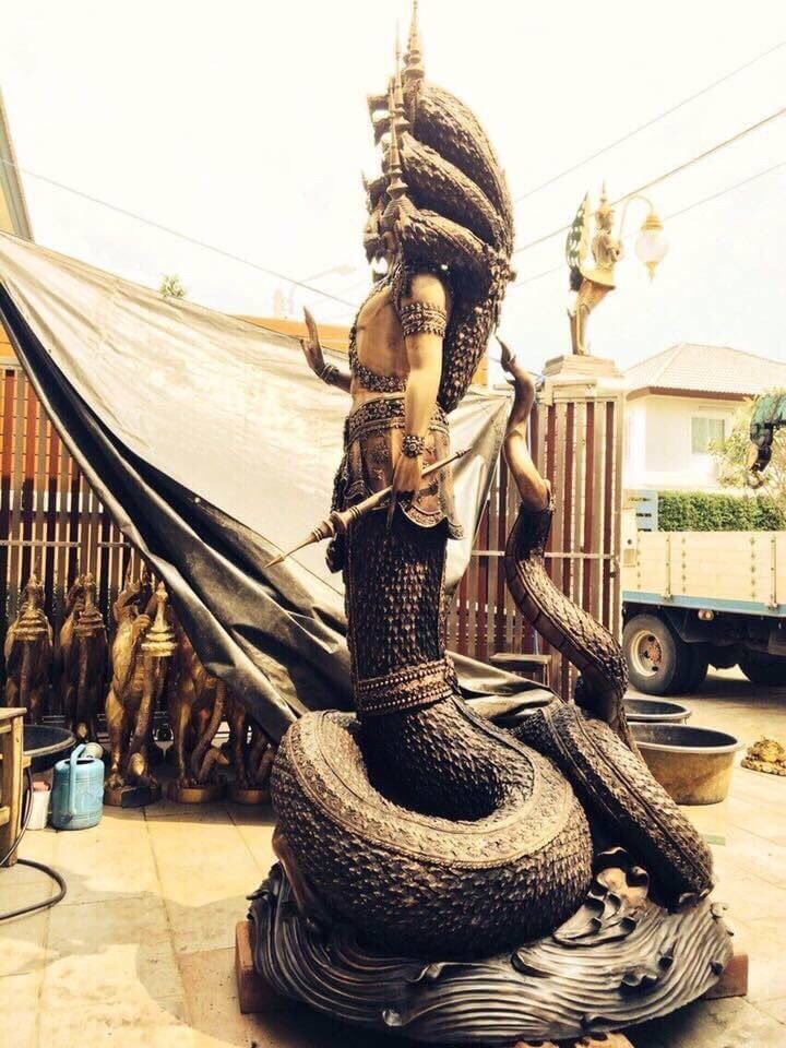 องค์ปู่พญานาคราช ปรกนาค 7 เศียร (สูง 2.85 เมตร)