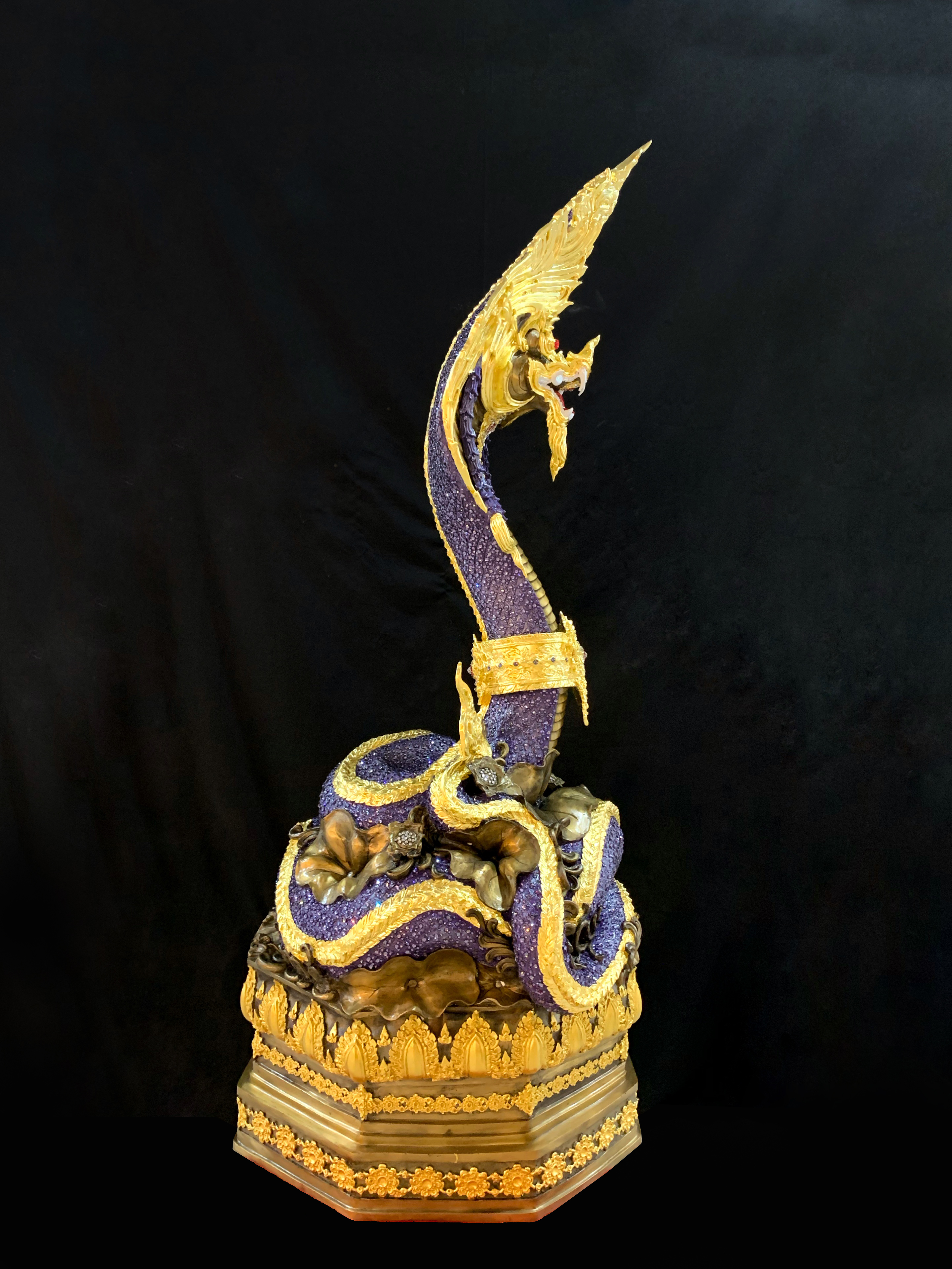 พญานาค สูง 149 cm.