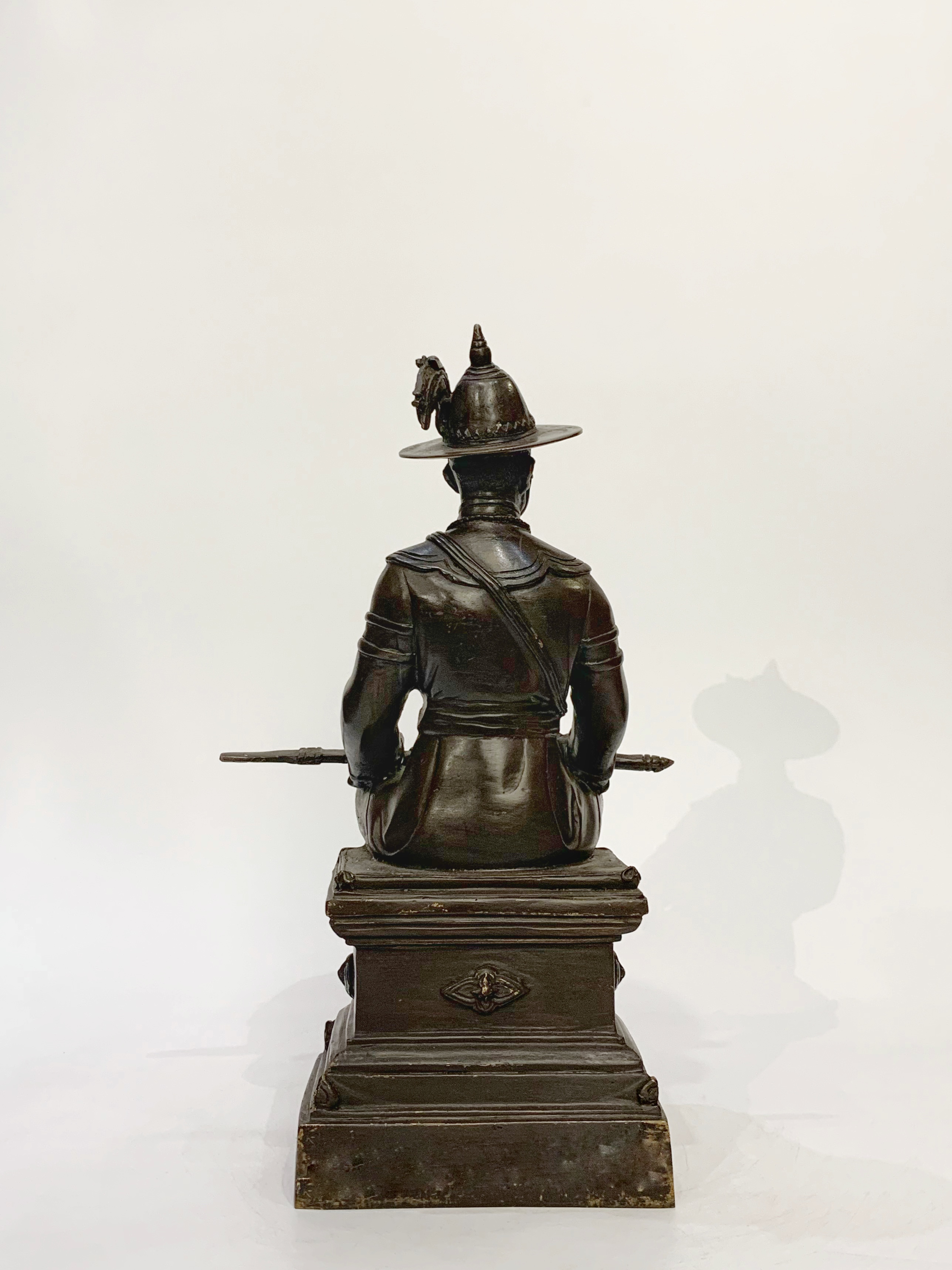 พระเจ้าตากสินมหาราช นั่งบัลลังก์ หน้าตัก 7 นิ้ว