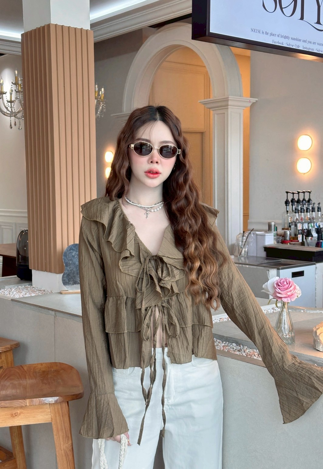 Bershka l top เสื้อระบายทรงสวย แขนยาว ผูกด้านหน้า sheeny