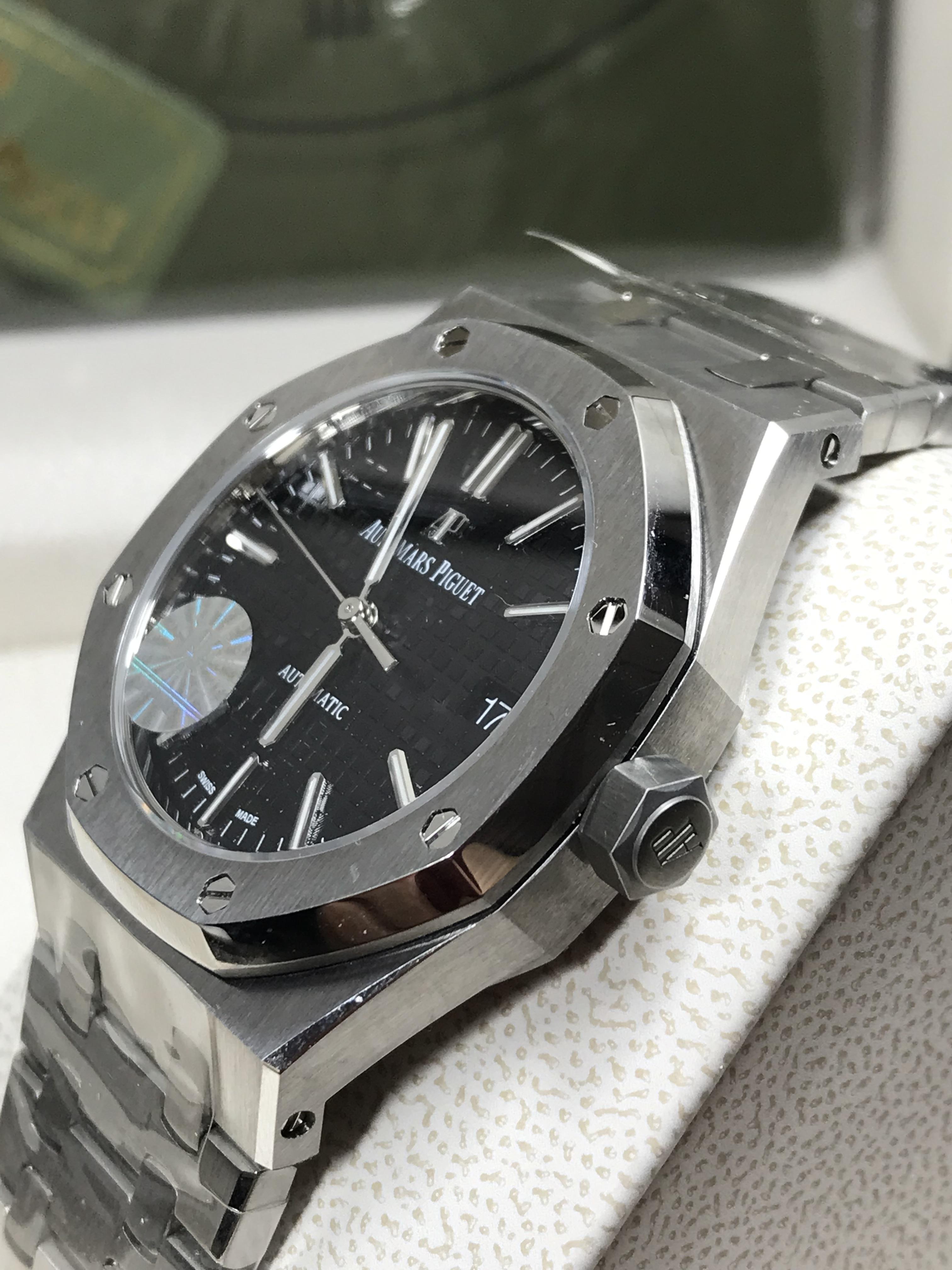 Audemars Piguet (15400) (Swiss)