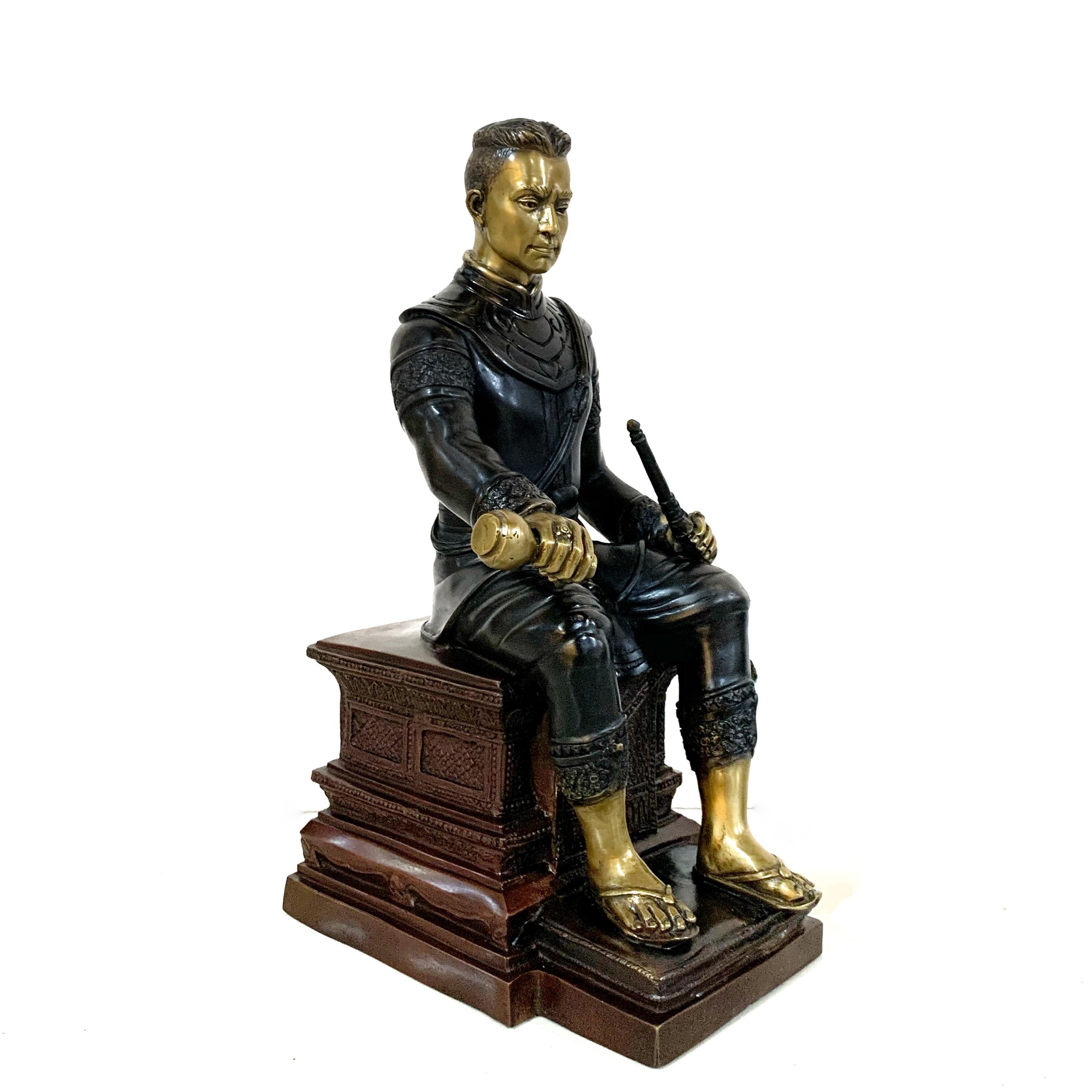 พระนเรศวรมหาราช นั่งบัลลังก์ หลั่งทักษิโณทก หน้าตัก 9 นิ้ว