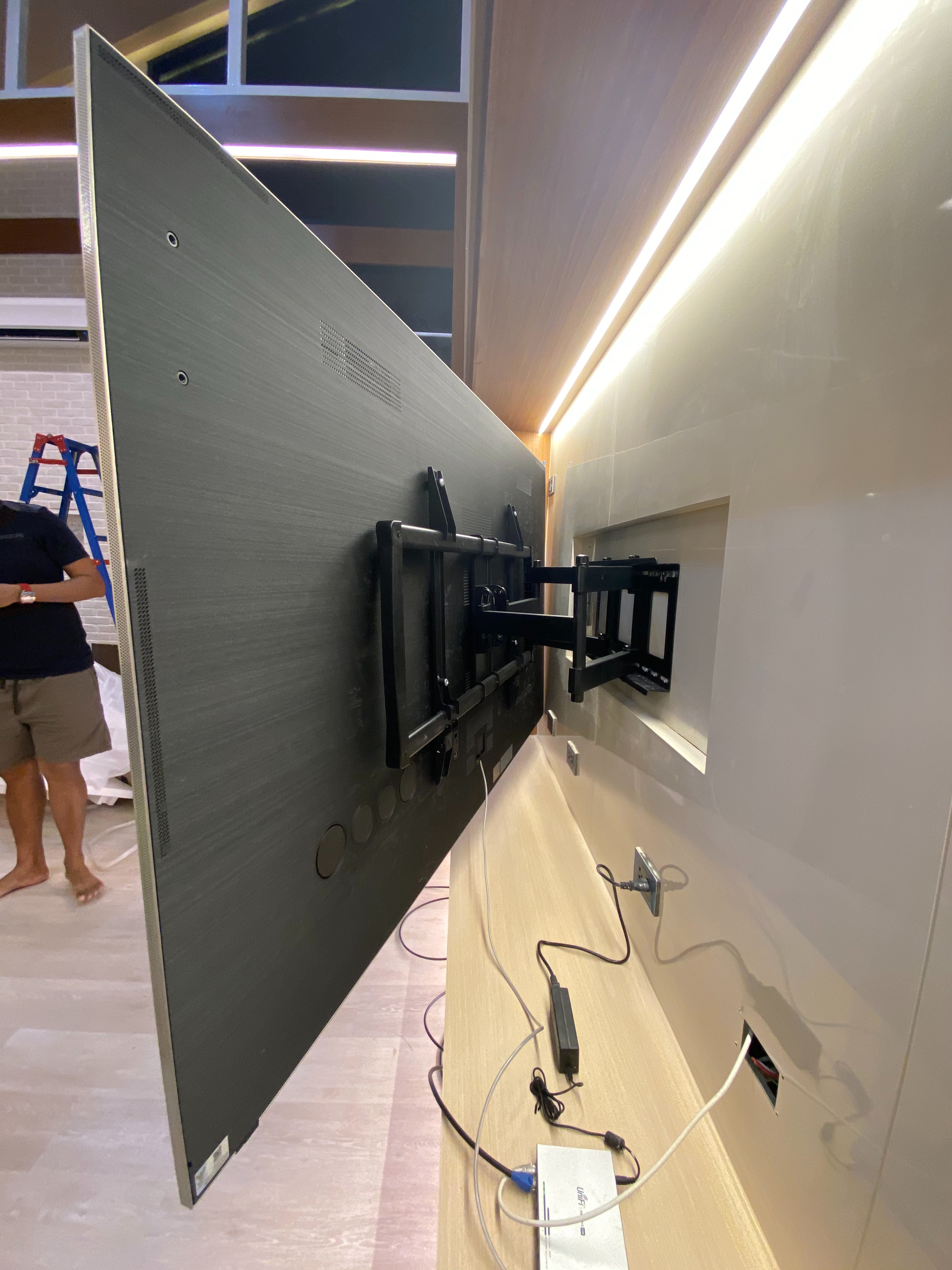 JMTVSTAND MT-A5050 ขาแขวนทีวีแบบสวิงตัวใหญ่สุด ขนาด 60"-100"นิ้ว วัสดุเหล็กหนาแข็งแรง สวิง-ก้ม/เงยได้0964746498