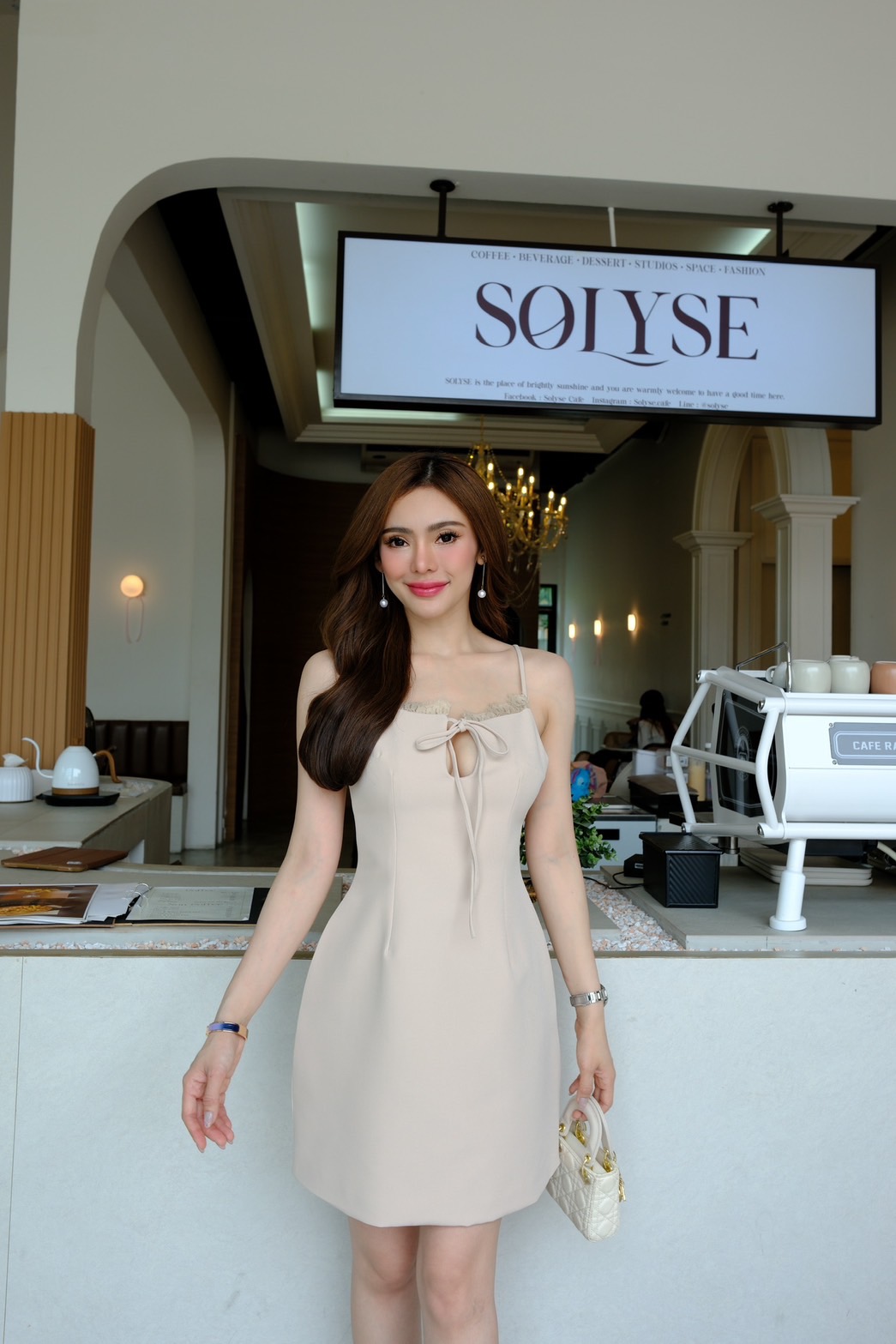 #5052 Colina Dress เดรสสั้นสายเดี่ยวปรับได้ แต่งอกลูกไม้ ทรงอกเว้าด้านหน้ามีเชือกให้ผูกโบว์ thitiya