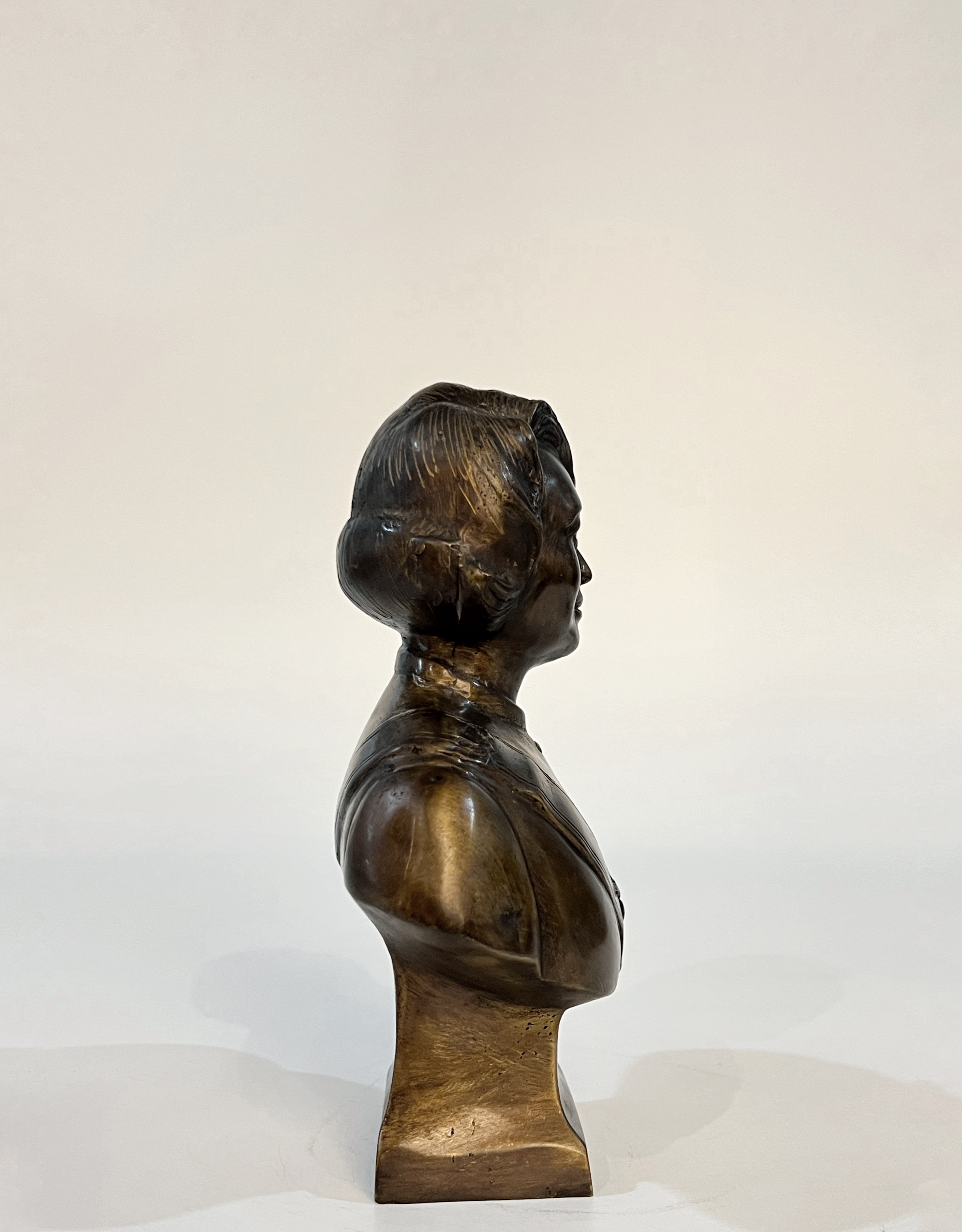 สมเด็จพระเจ้าพี่นางเธอ เจ้าฟ้ากัลยาณิวัฒนาฯ ครึ่งพระองค์