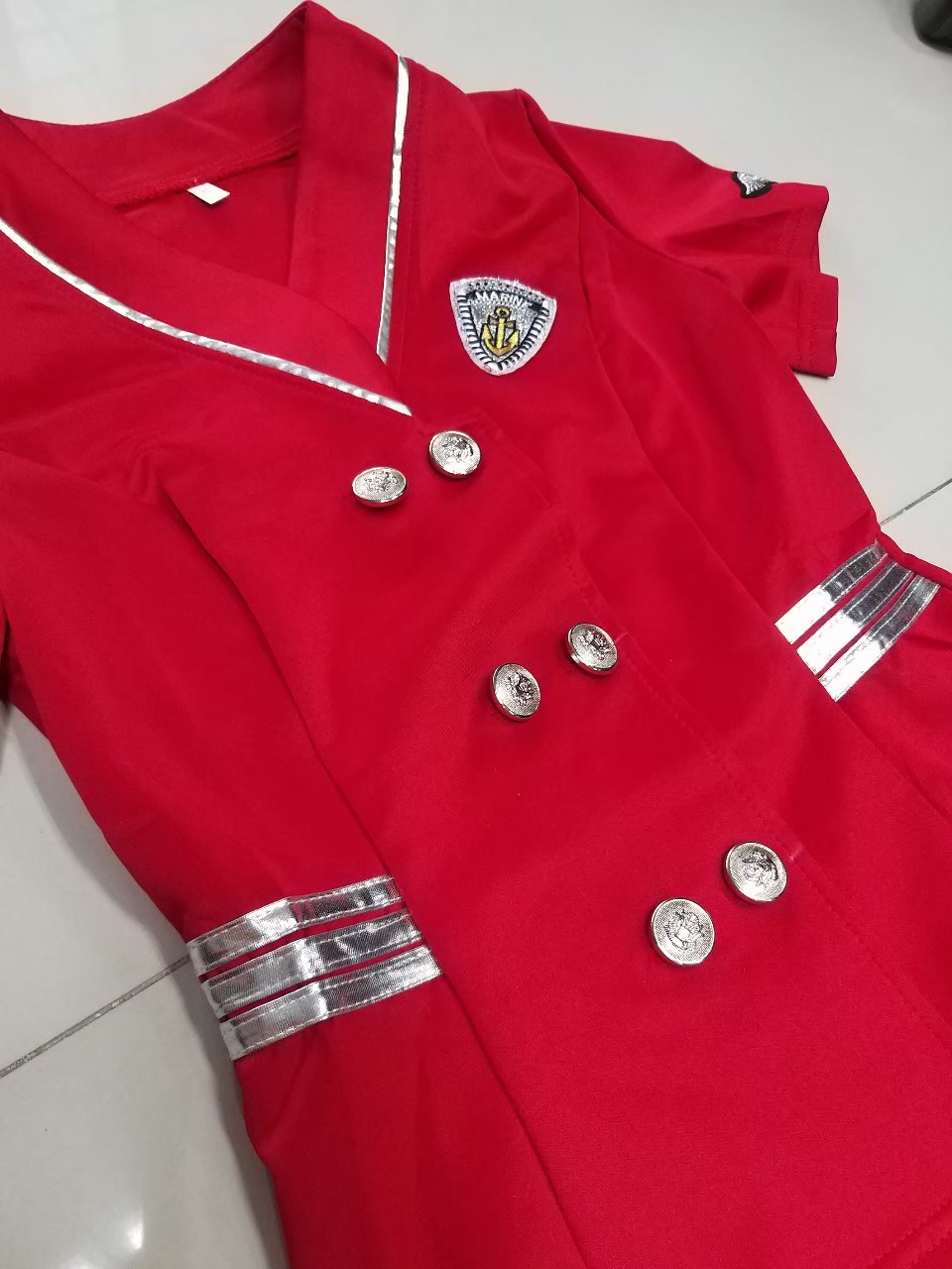 ชุดยูนิฟอร์ม - คอปกแหลม กระดุม 2 แถว 6 เม็ด แต่งขลิบเงิน ชุดแอร์ ชุดพนักงาน พนักงานต้อนรับ พีอาร์ สีแดง