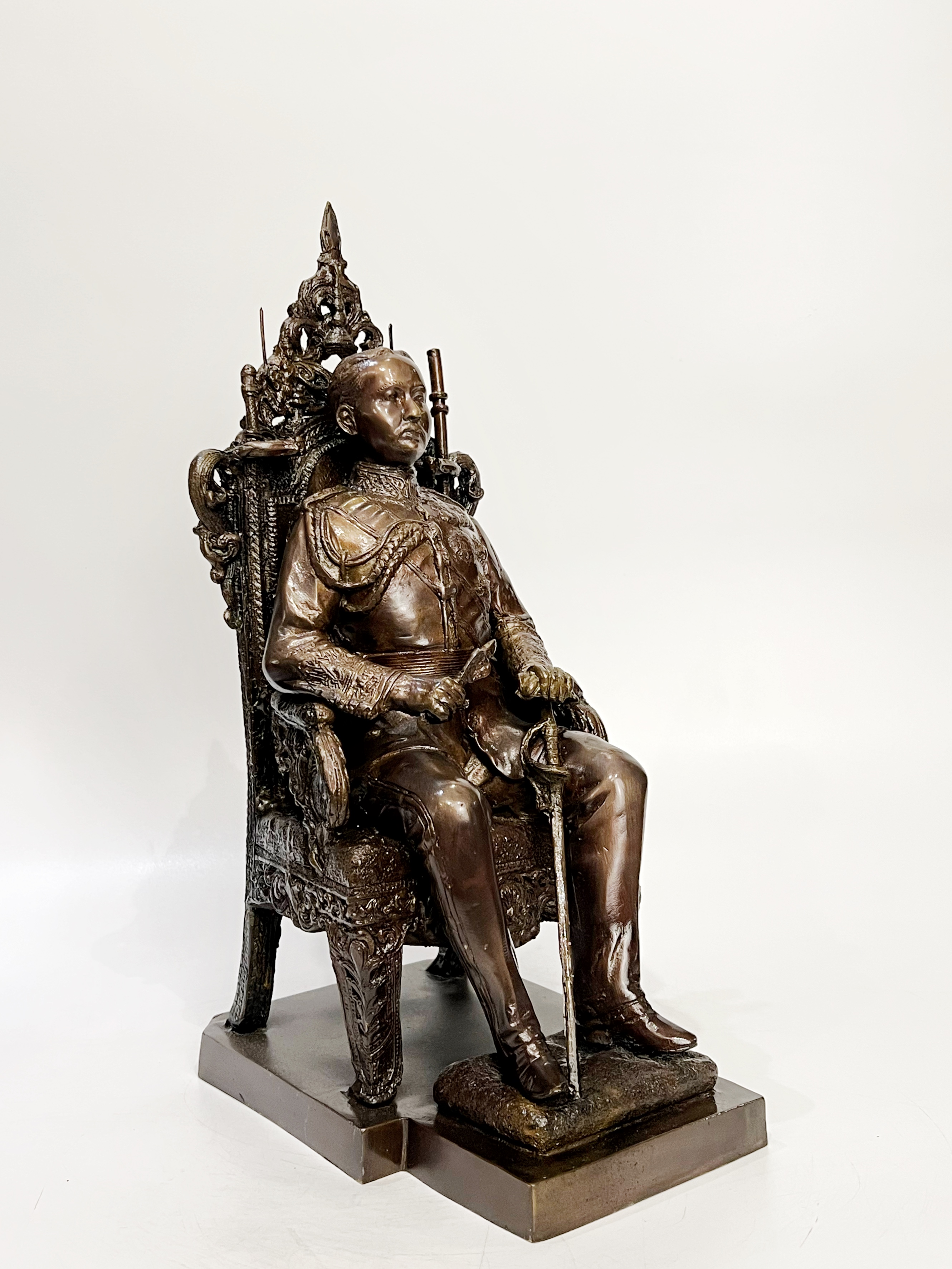 รัชกาลที่ 5 นั่งบัลลังก์ หน้าตัก 9 นิ้ว