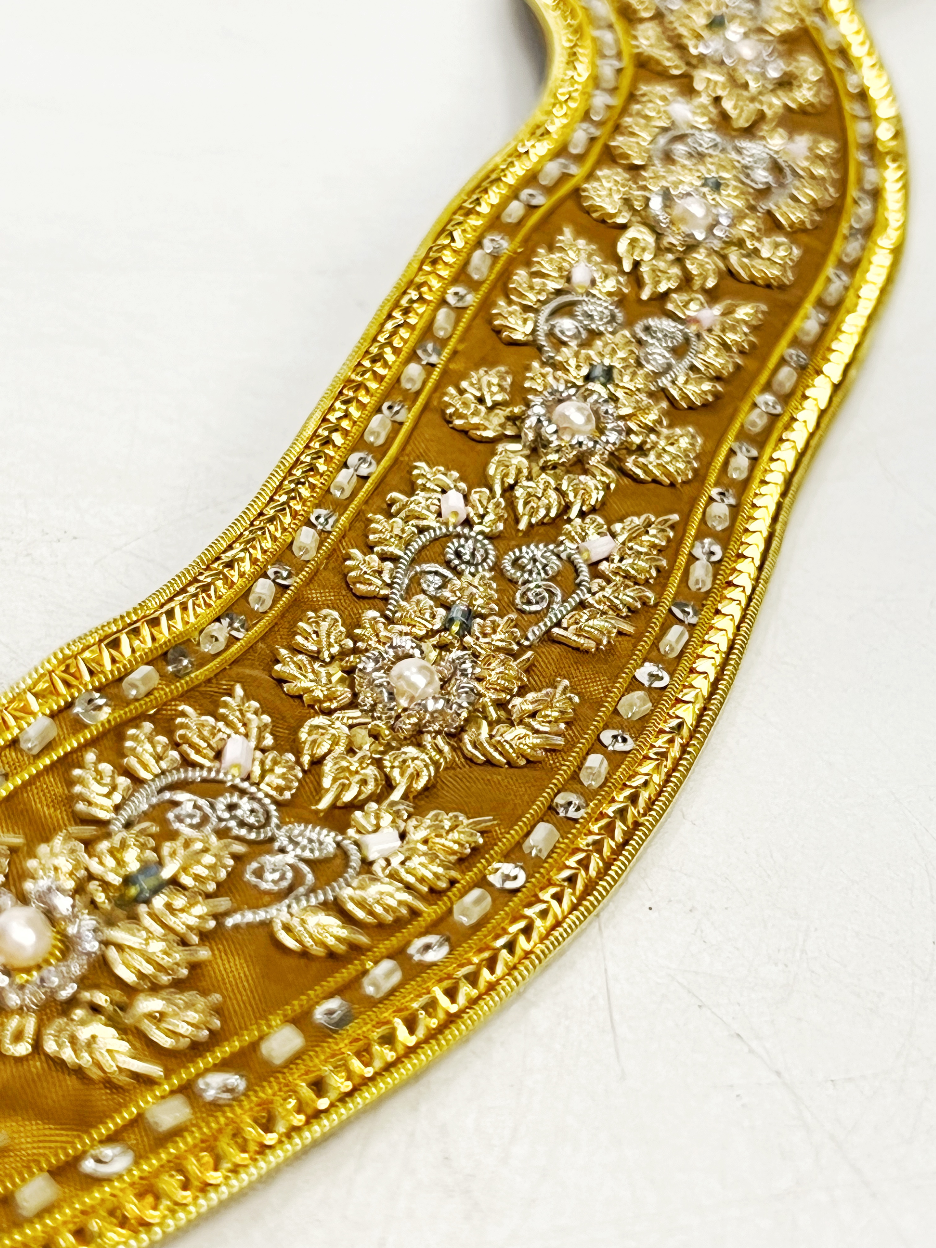 สังฆาฏิปักดิ้นทอง สำหรับพระพุทธรูปขนาดหน้าตัก 9 นิ้ว