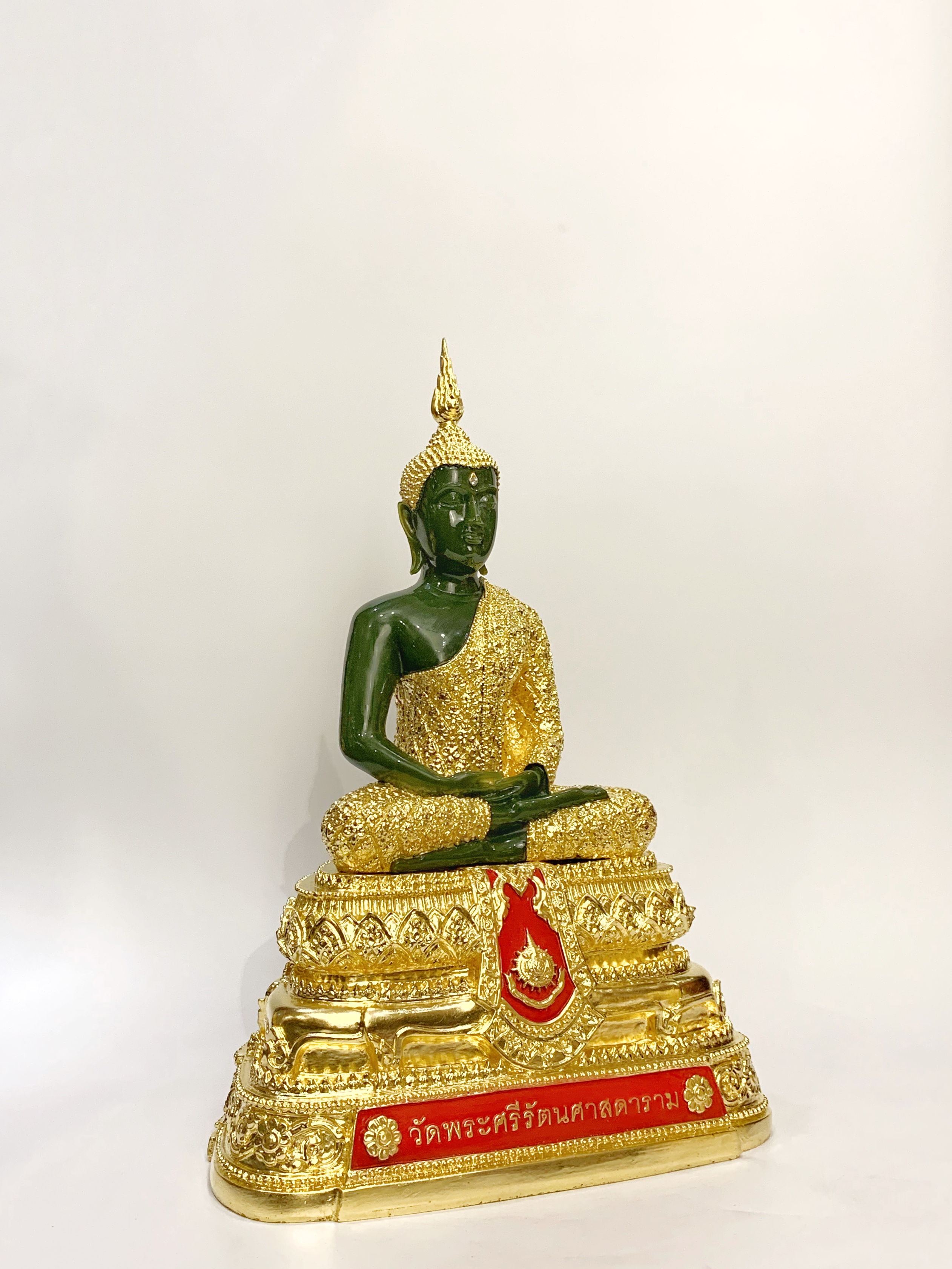 พระแก้วมรกต 3 ฤดู หน้าตัก 9 นิ้ว