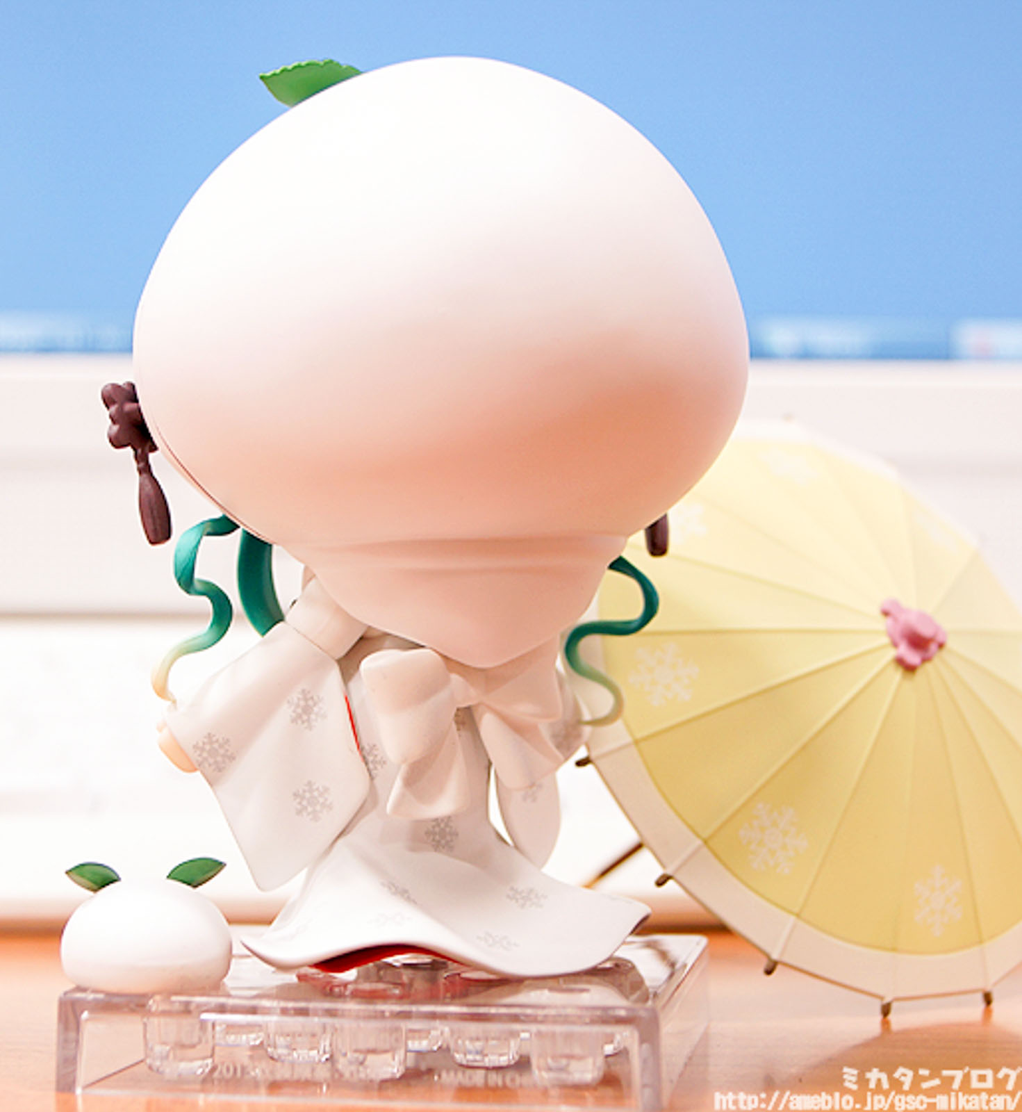 [In-Stock] Snow Miku Strawberry White Kimono Ver. - Nendoroid #303 (Good Smile Company)