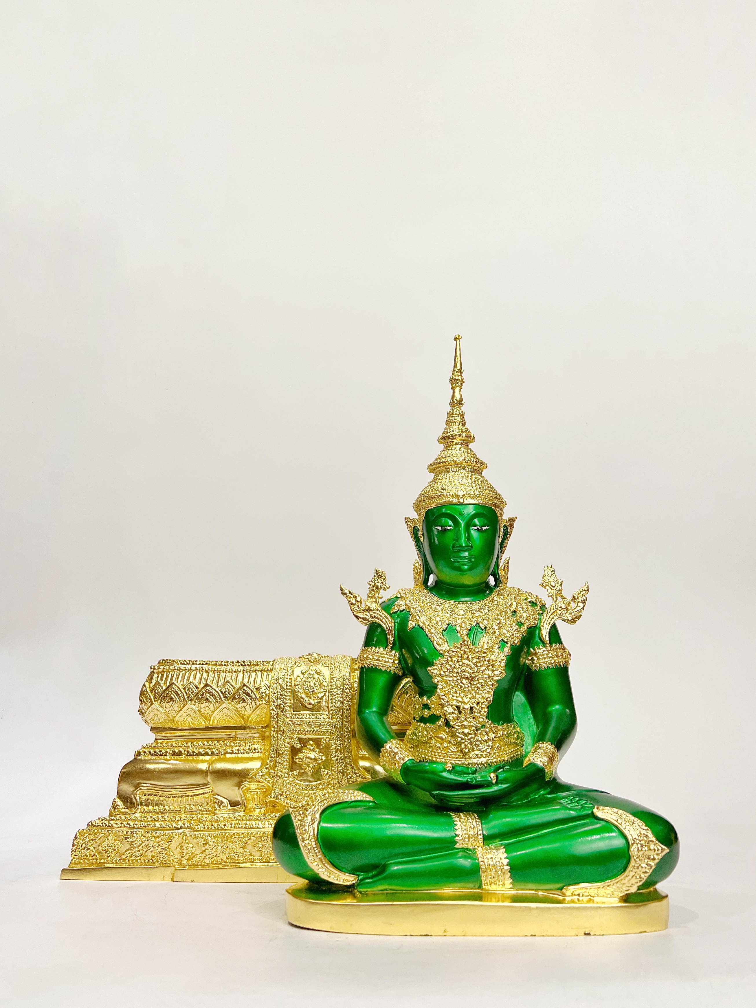 พระแก้วมรกต ทรงเครื่องฤดูร้อน หน้าตัก 9 นิ้ว