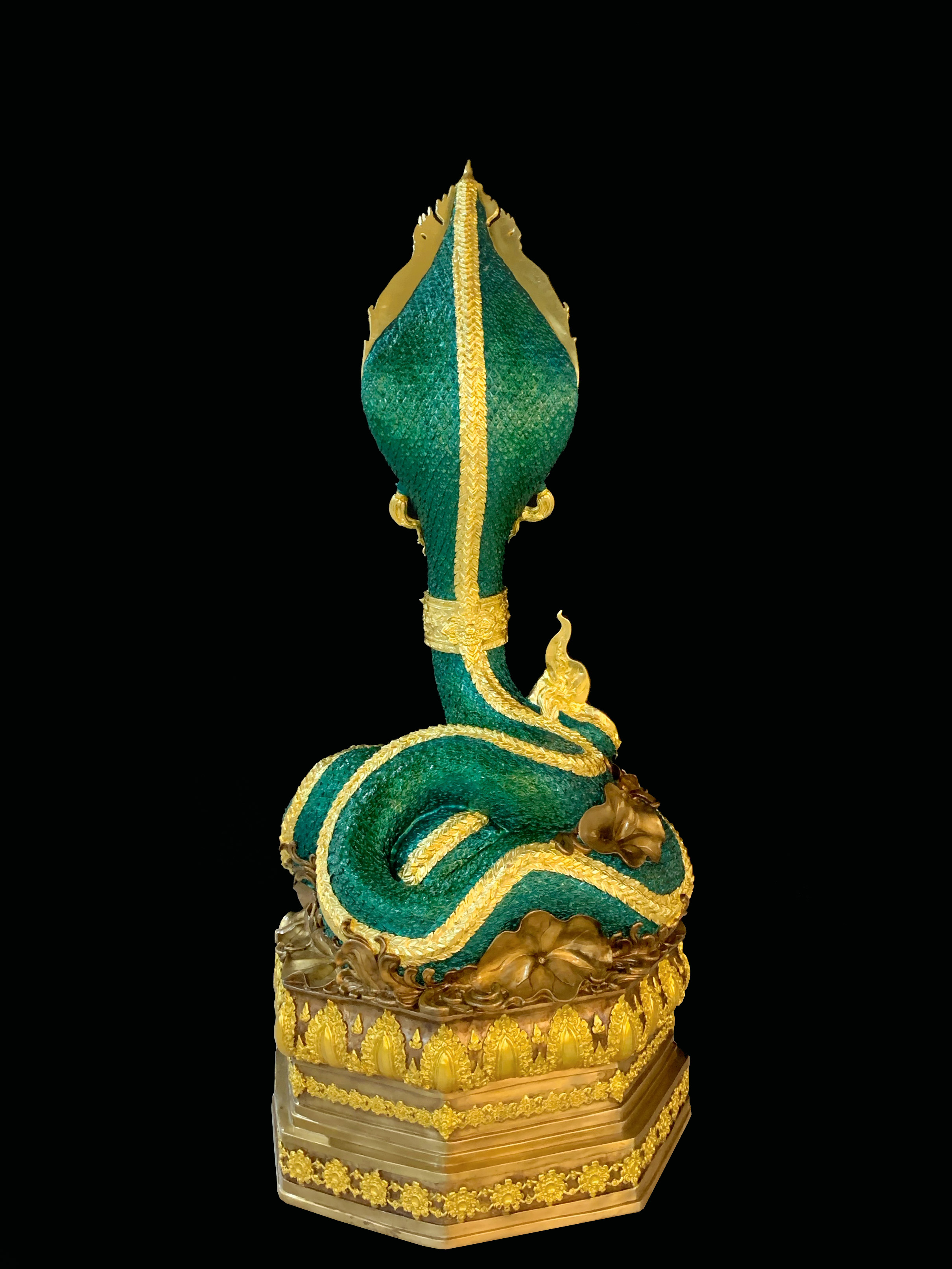 พญานาค สูง 149 cm.