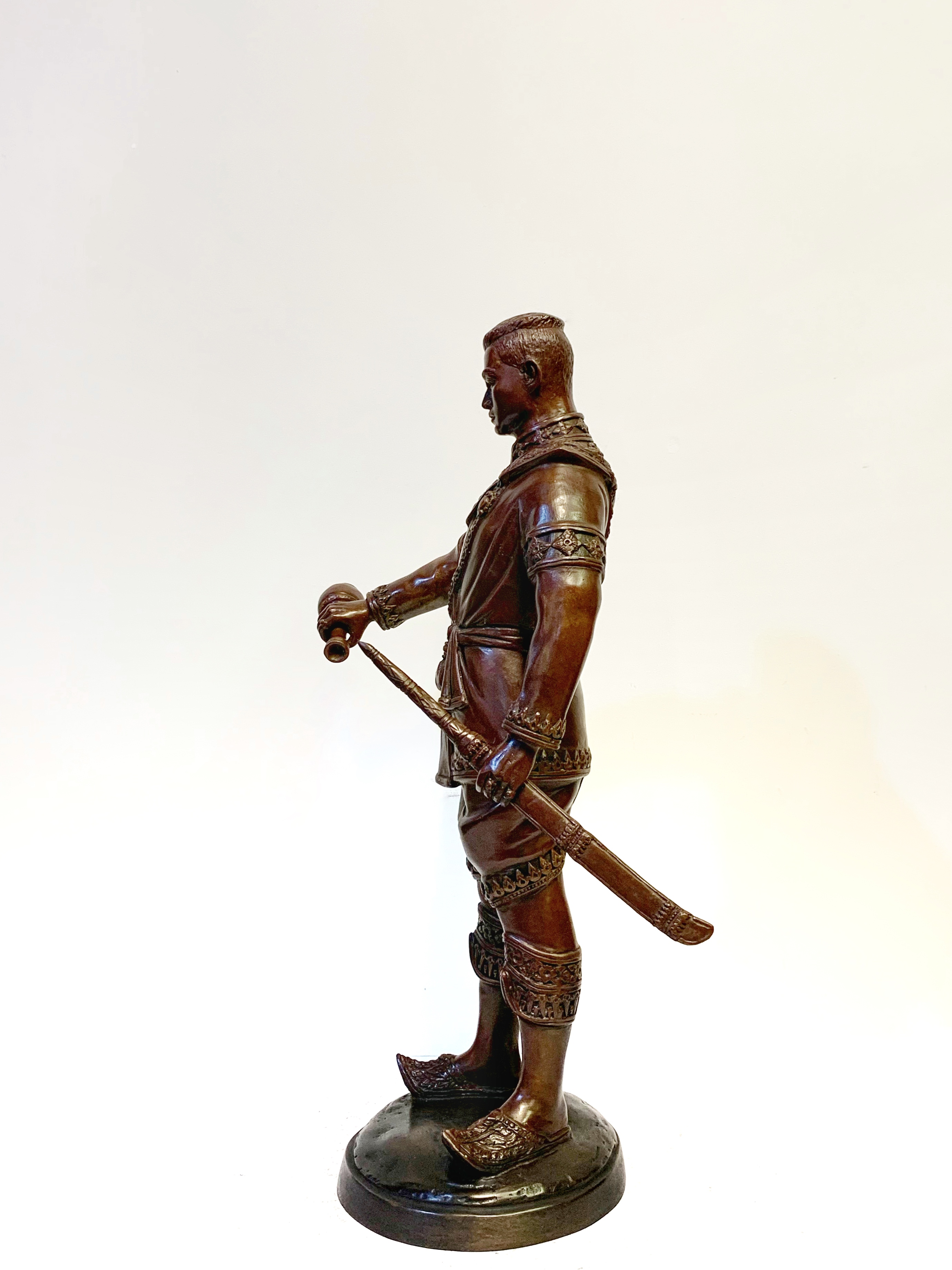 สมเด็จพระนเรศวรมหาราช ยืนหลั่งทักษิโณทก หน้าตัก 9 นิ้ว