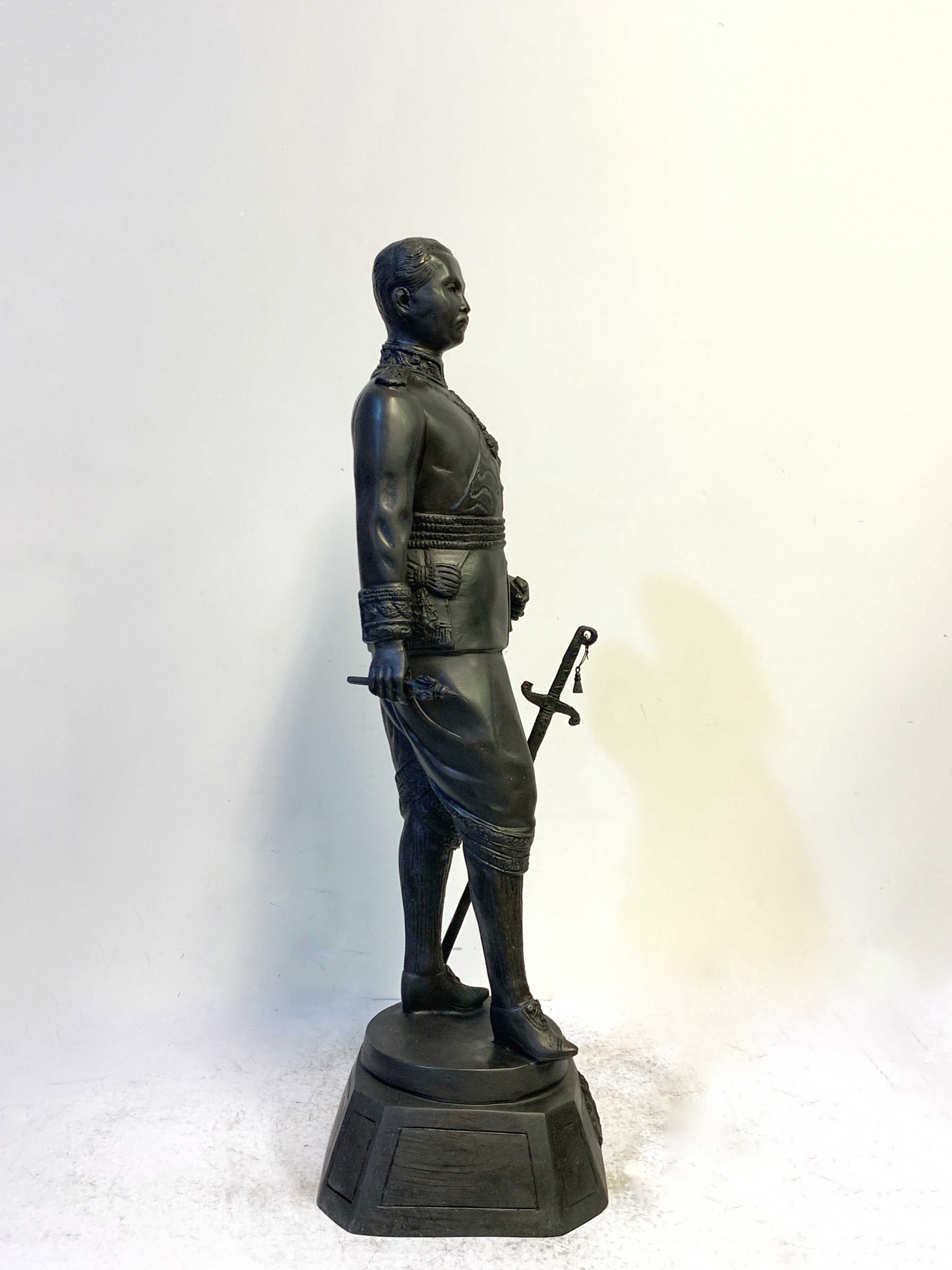 รัชกาลที่ 5 หน้าตัก 12 นิ้ว