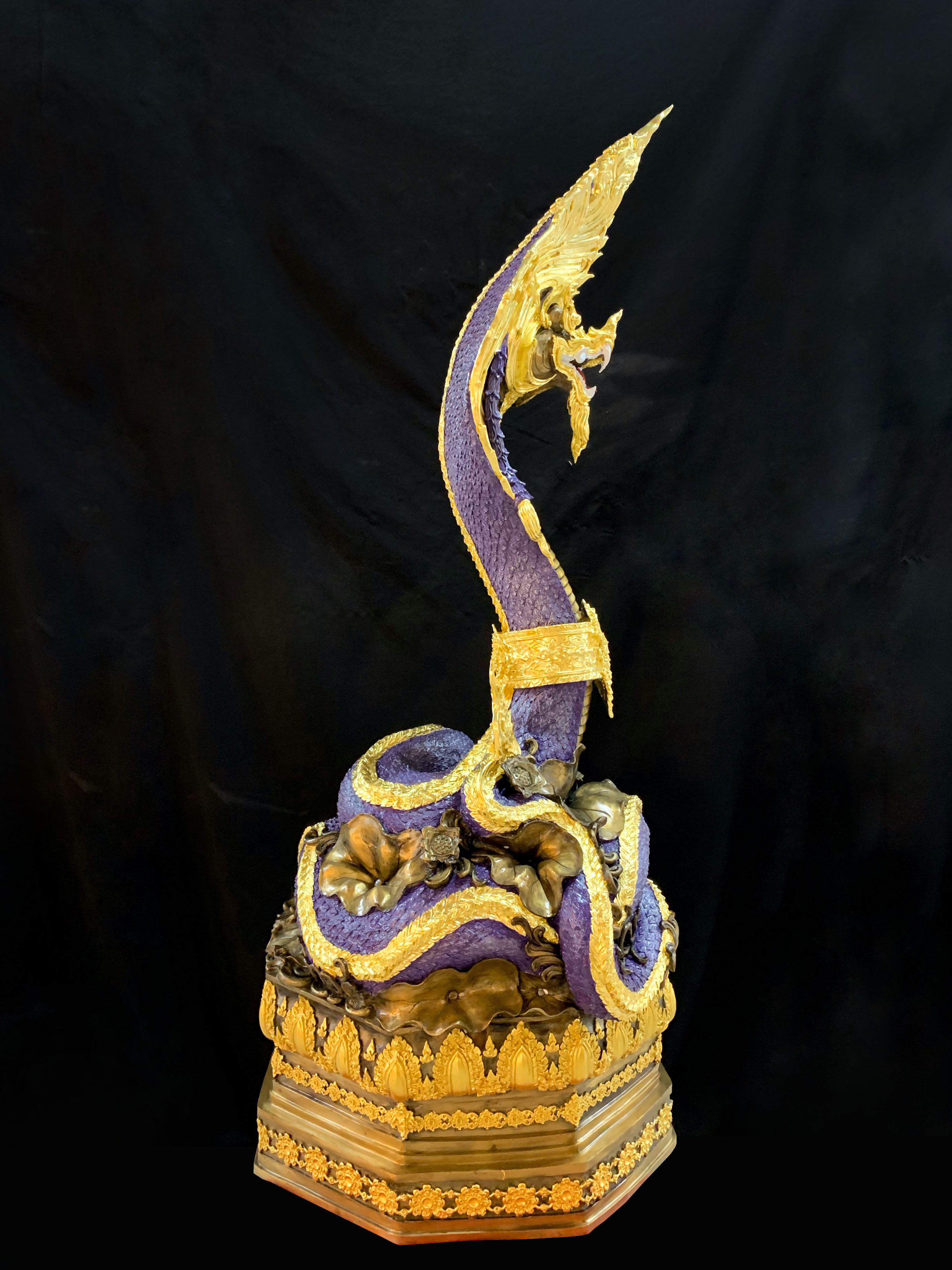 พญานาค สูง 149 cm.