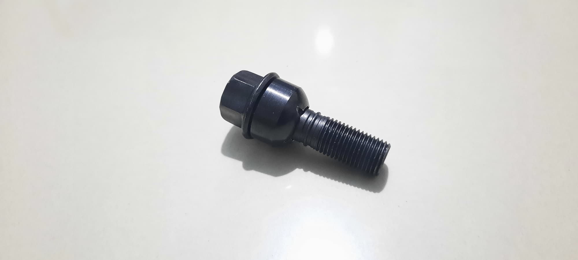น็อตล้อ ( WHEEL BOLT) PORSCHE CAYENNE 2011-2020