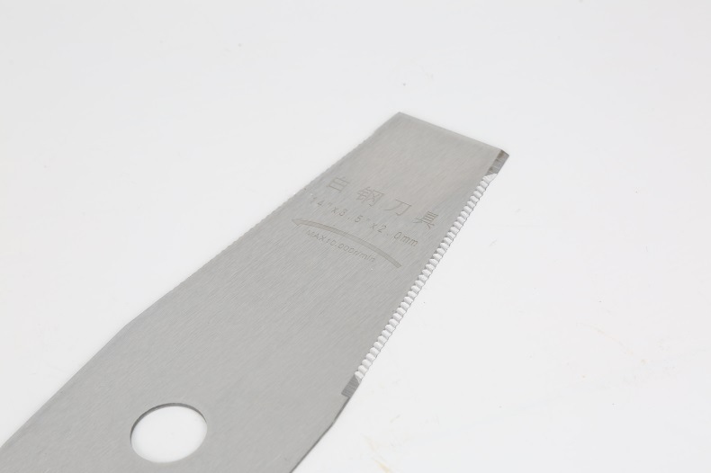 ใบมีดตัดหญ้าฟันเลื่อย ทรงมะละกอ 14 นิ้ว