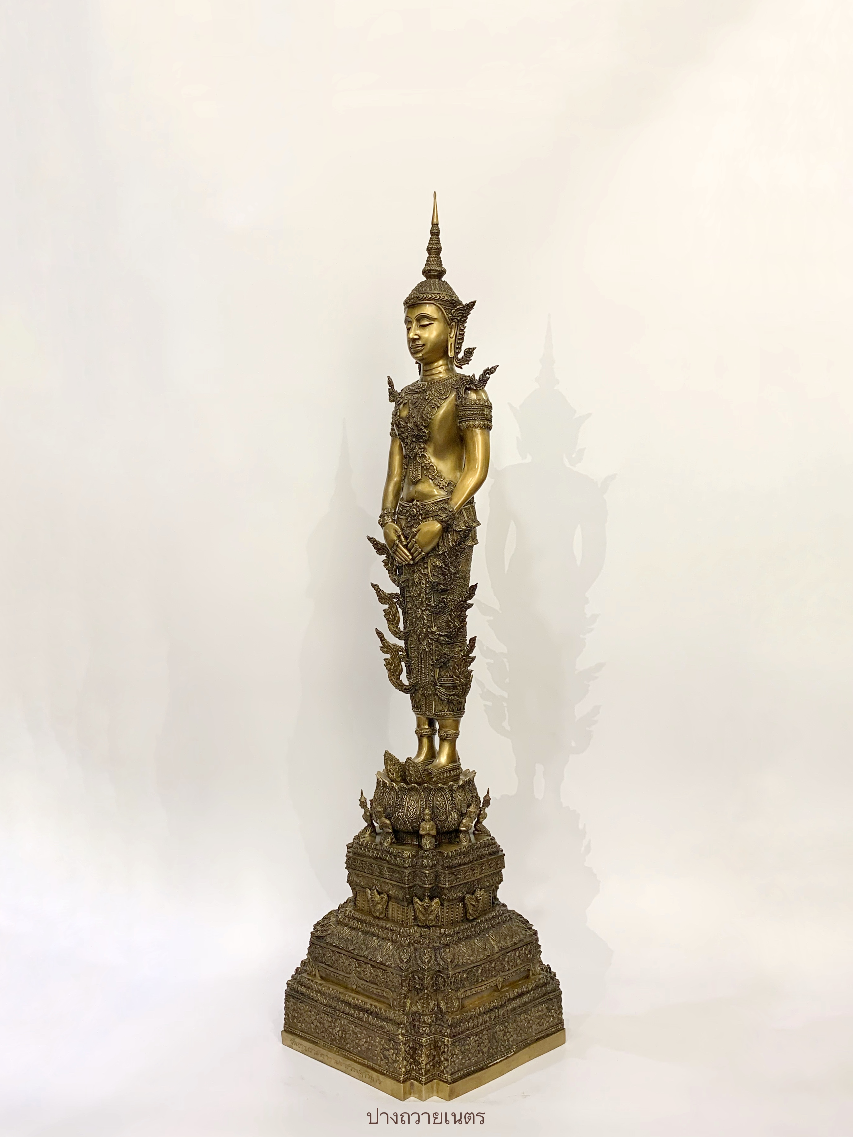 พระพุทธรูป ปางถวายเนตร ทรงเครื่องจักรพรรดิ์ หน้าตัก 9 นิ้ว